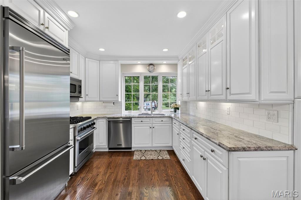 6 Ridgemoor Drive