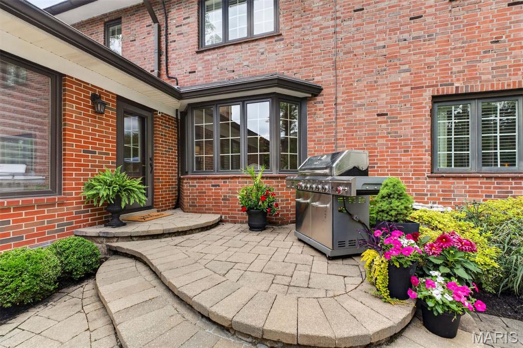 6 Ridgemoor Drive