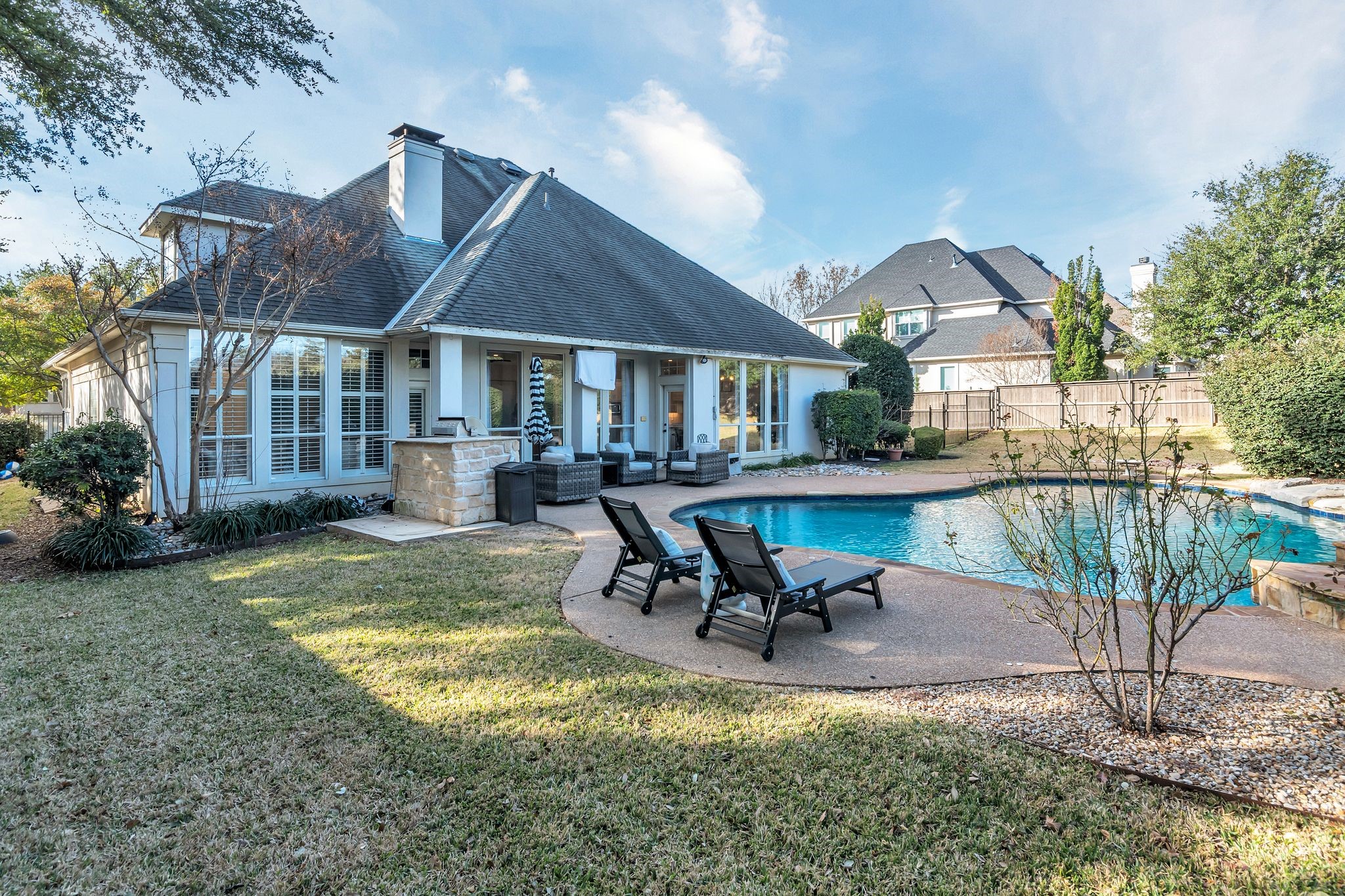608 Logans Lane