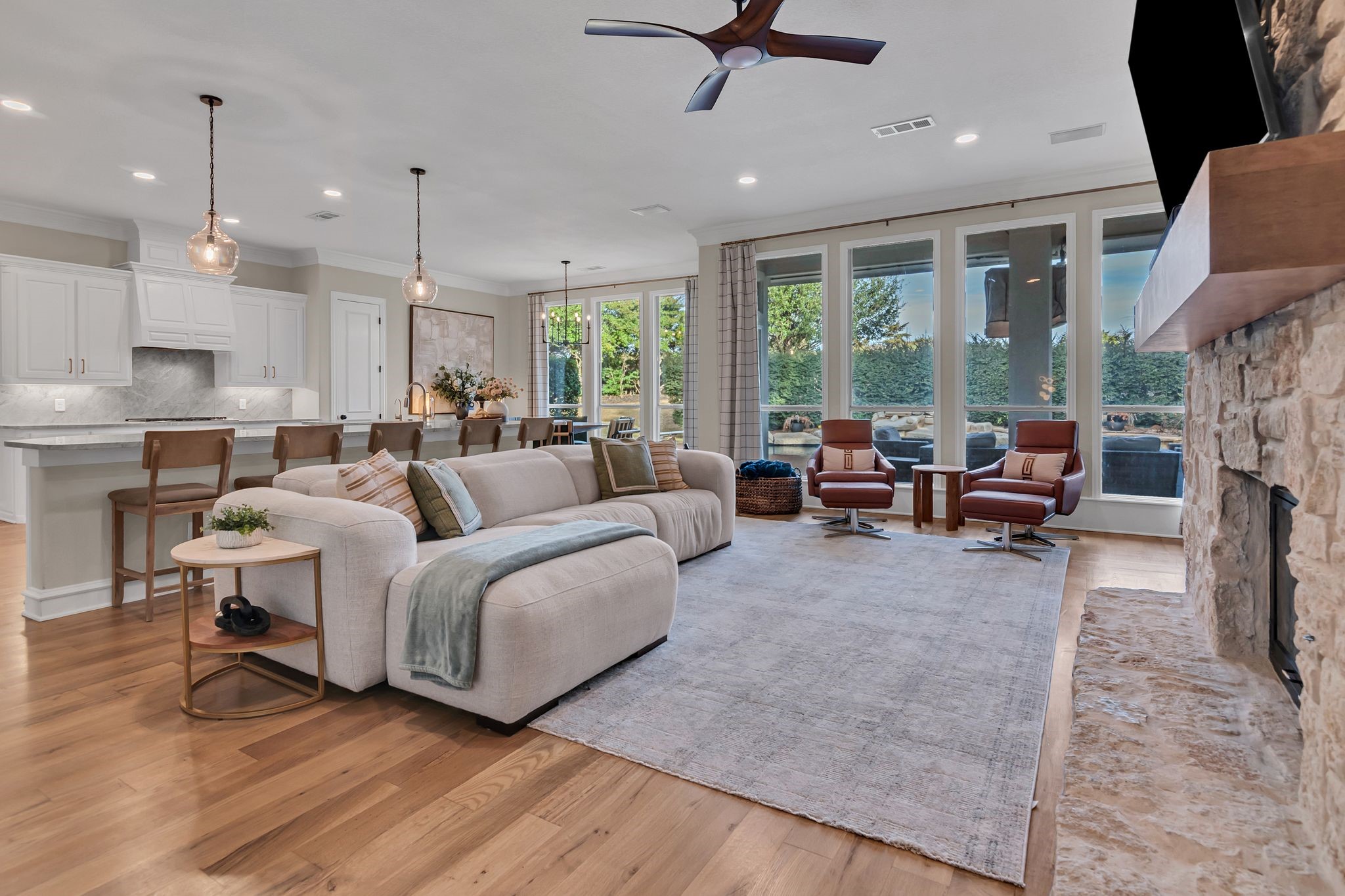 608 Logans Lane