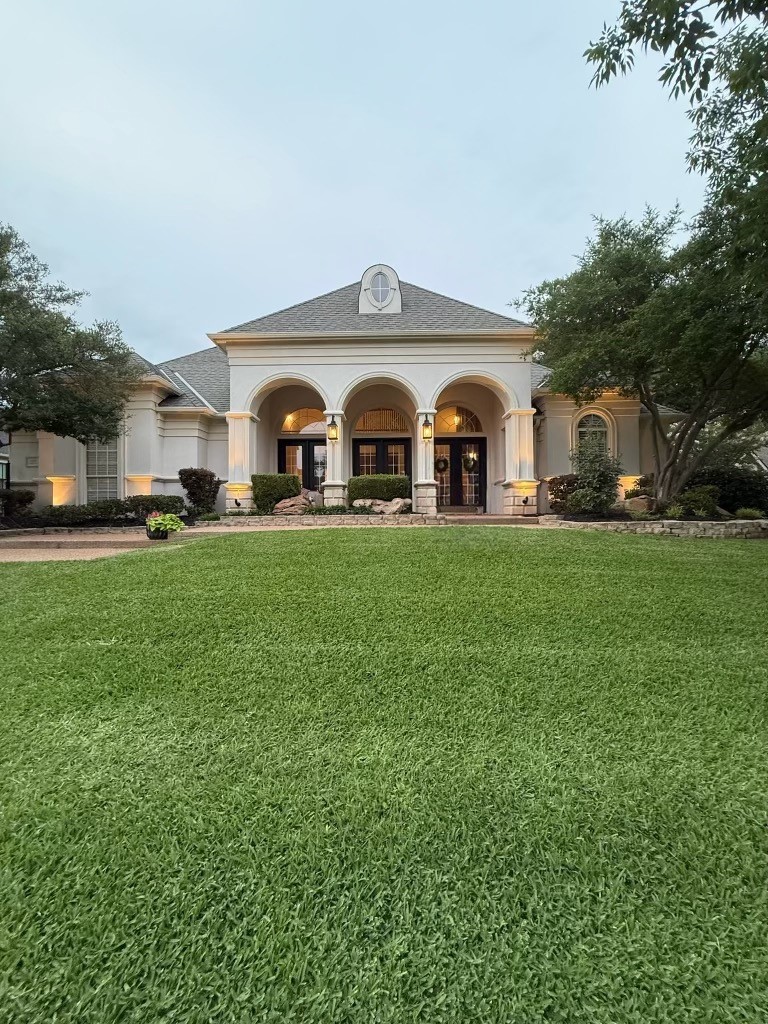608 Logans Lane