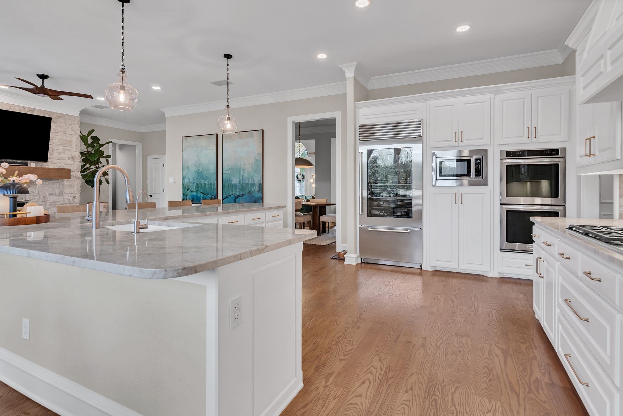 608 Logans Lane