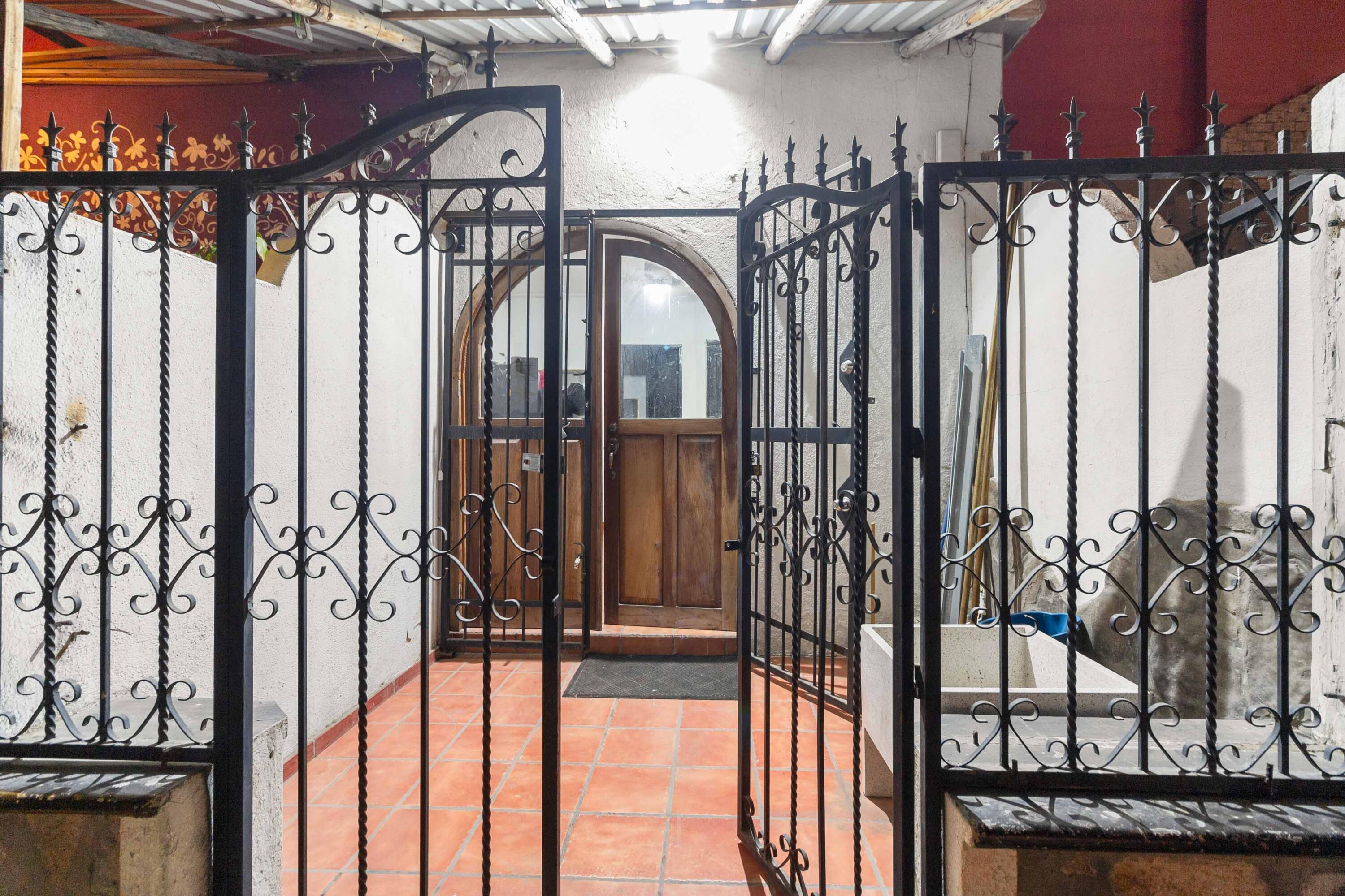 MZ15 Ign. Zaragoza esq.inos H Ninos, Cabo Bonito Res/Com. Building