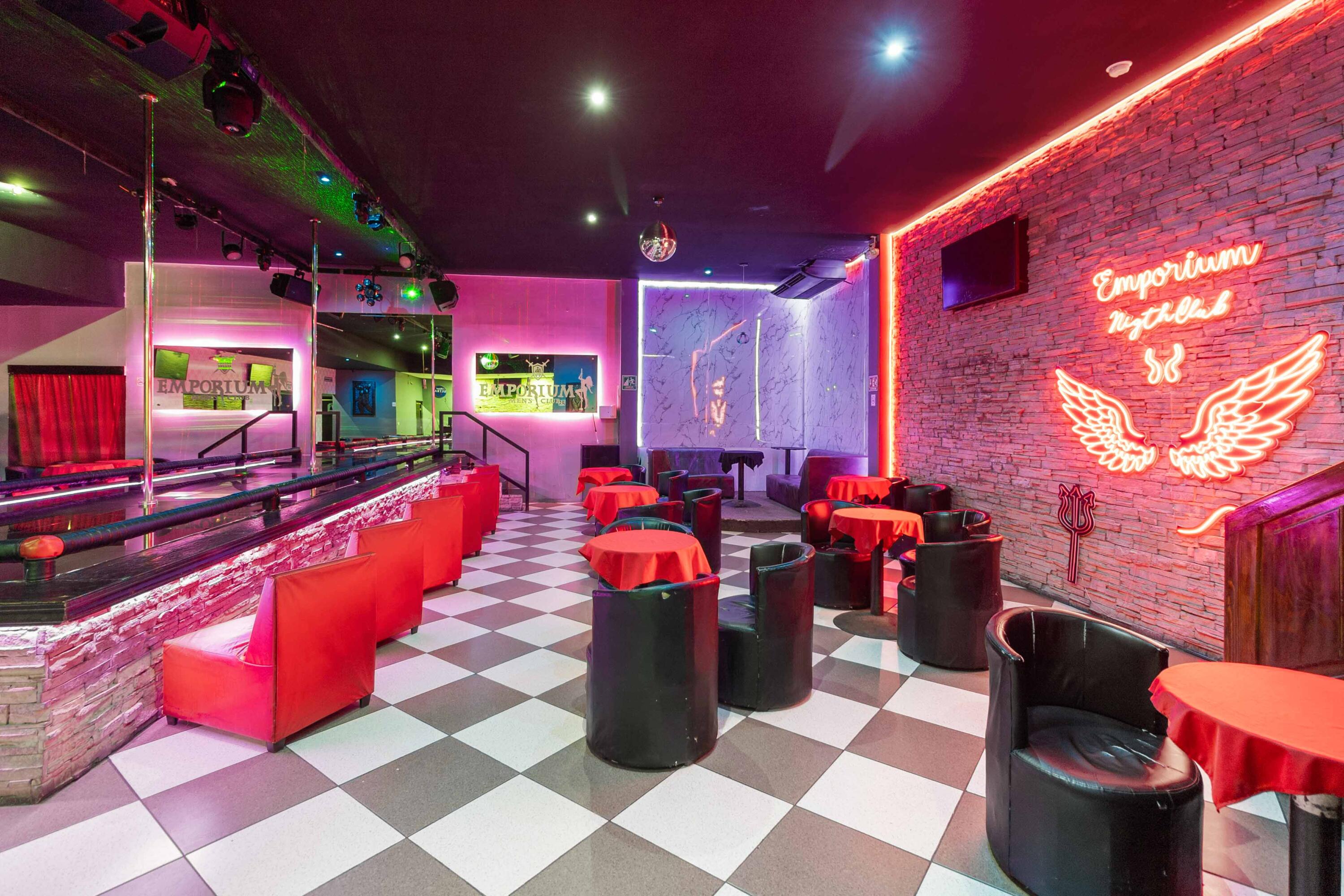 MZ15 Ign. Zaragoza esq.inos H Ninos, Cabo Bonito Res/Com. Building