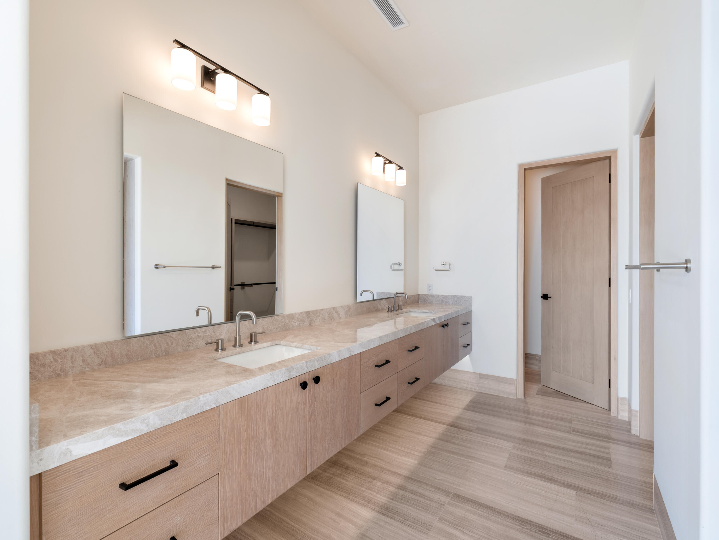 29 Sunset Hill Estates, Diamante