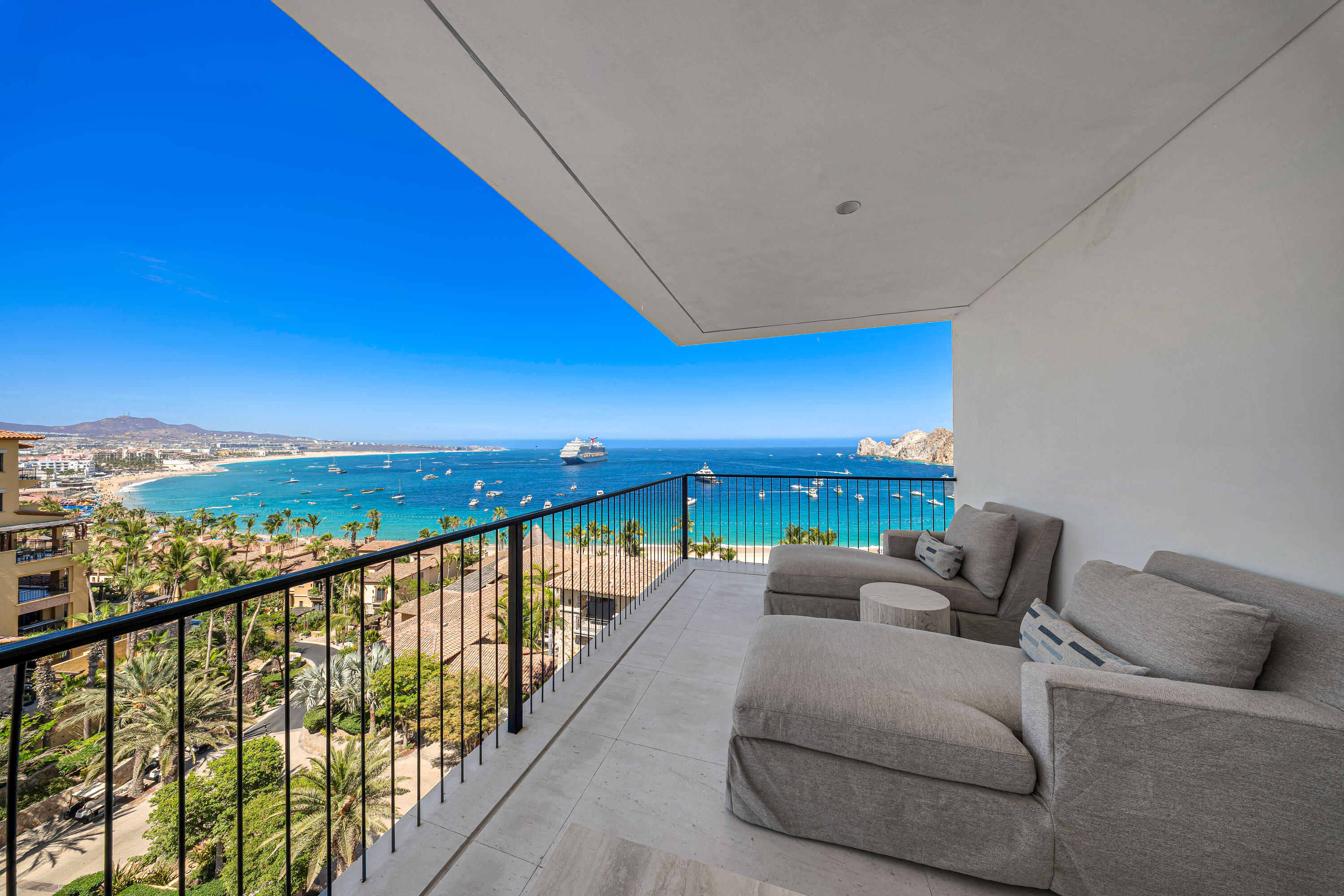 One Homes beach, PentHouse Aqua Viva