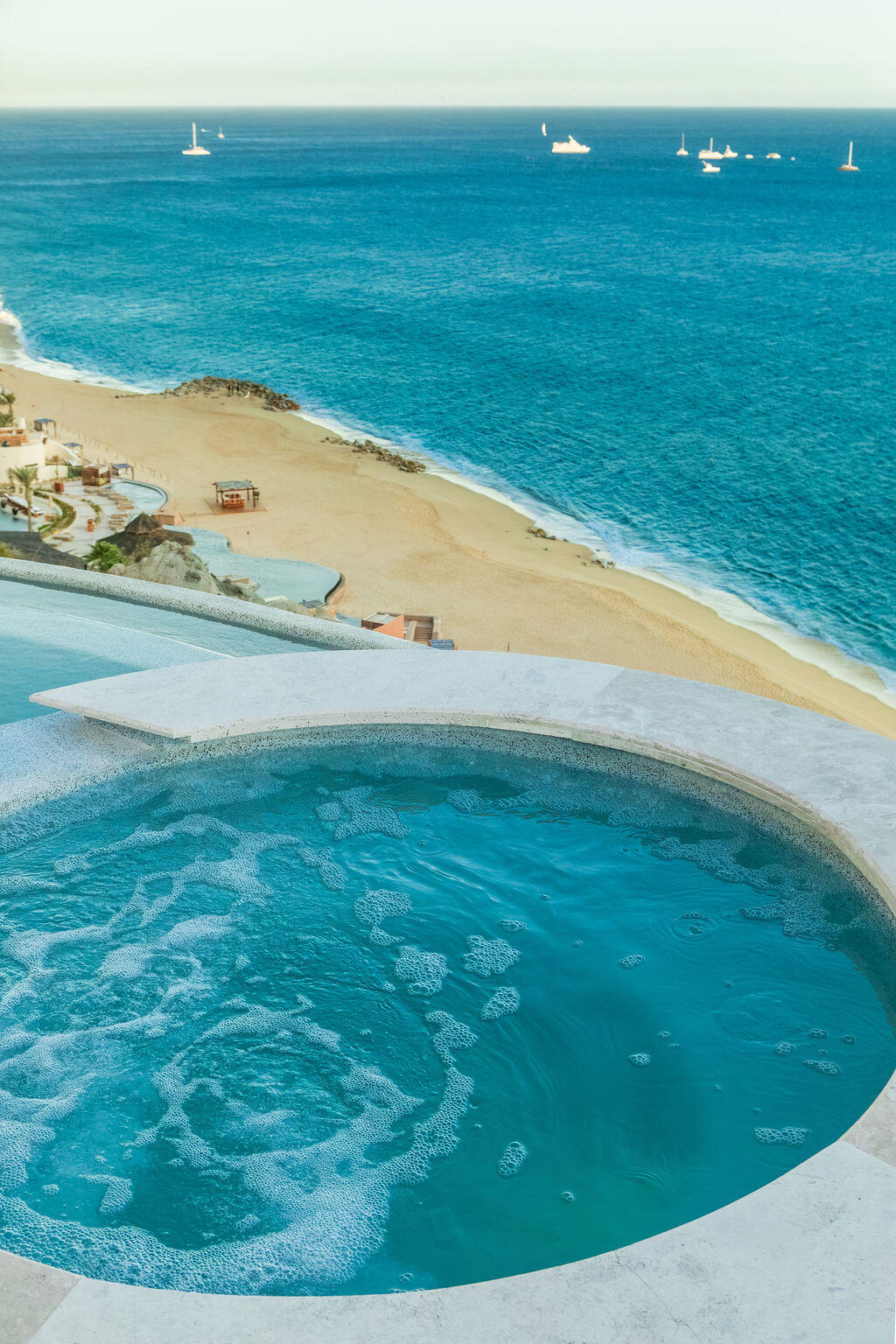 Cliff-Front Casa Nautilus