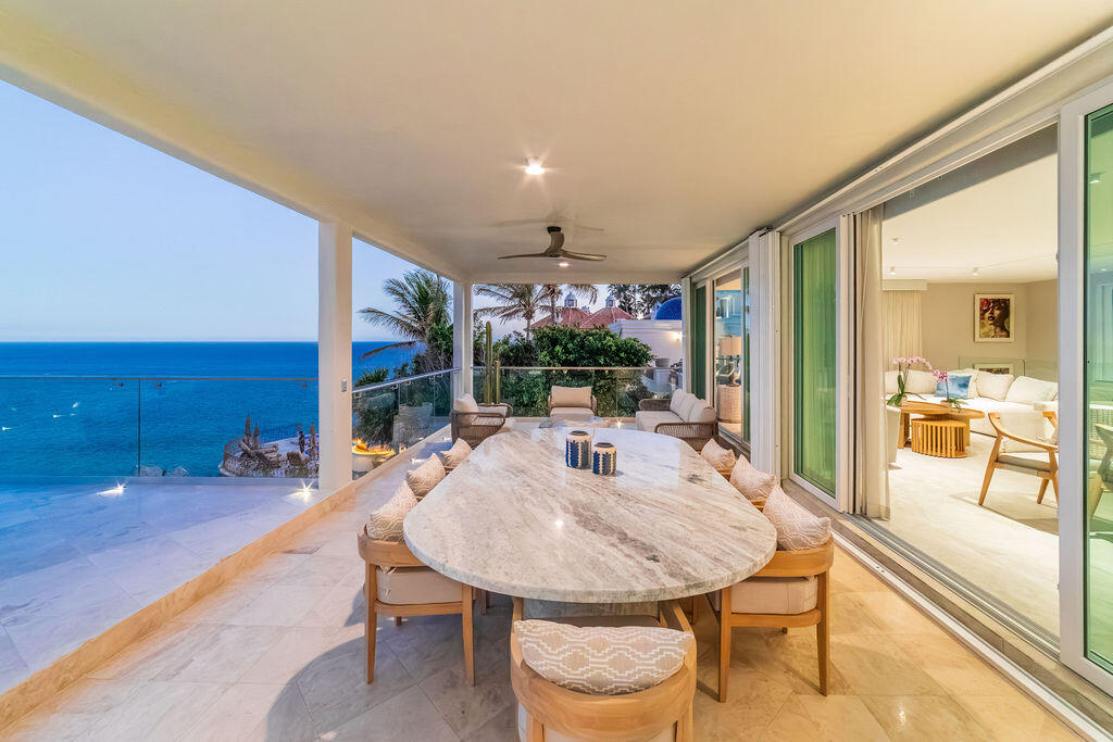 Cliff-Front Casa Nautilus