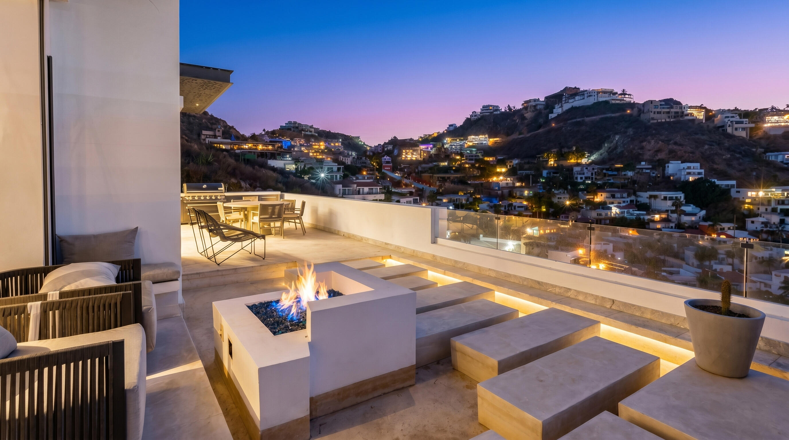 Callejón del Pueblo, Villa Elevare El Pedregal