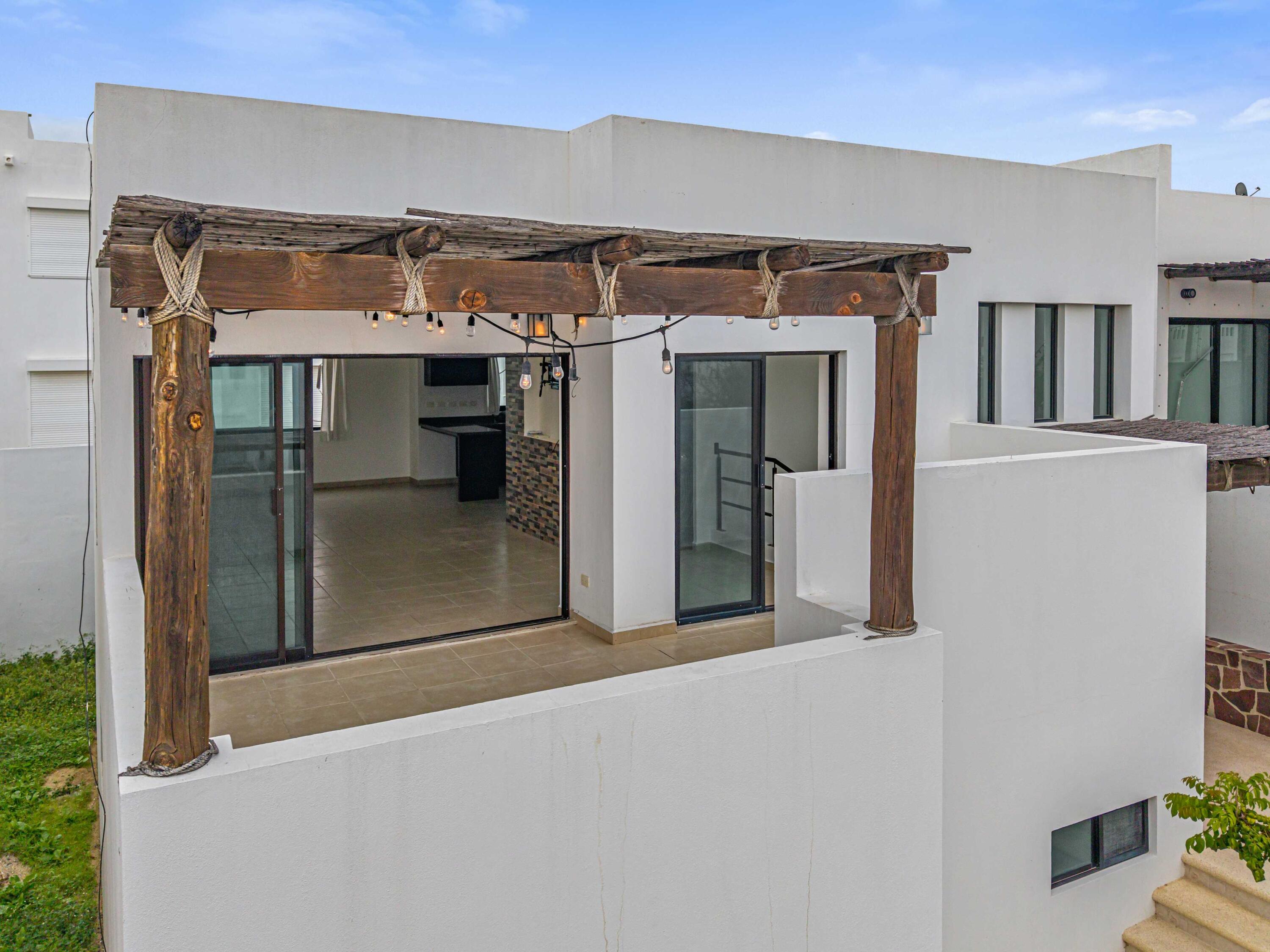 mz 11 lt 2 calle isla natividad, casa cumbre del tezal 11-22