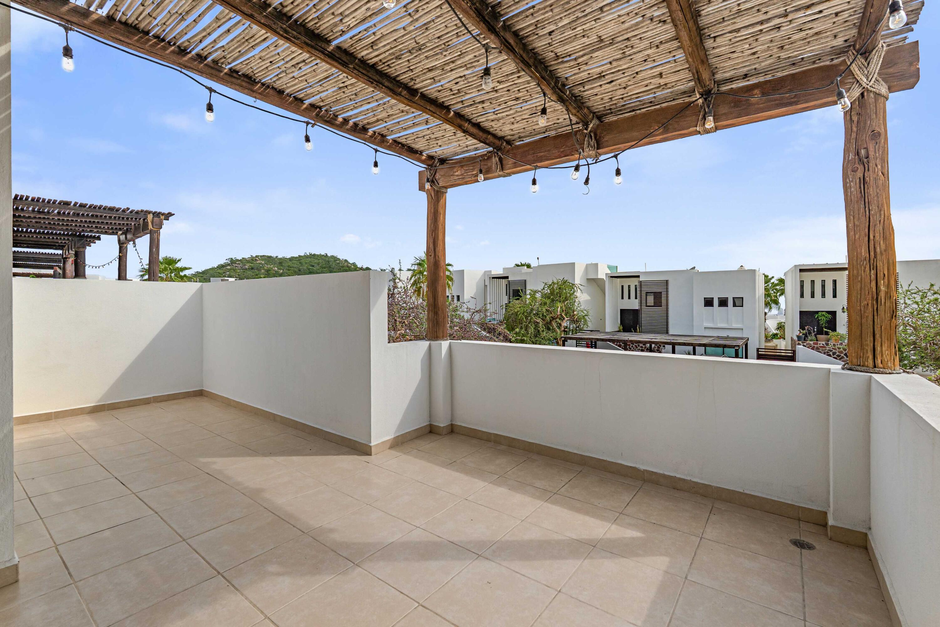 mz 11 lt 2 calle isla natividad, casa cumbre del tezal 11-22