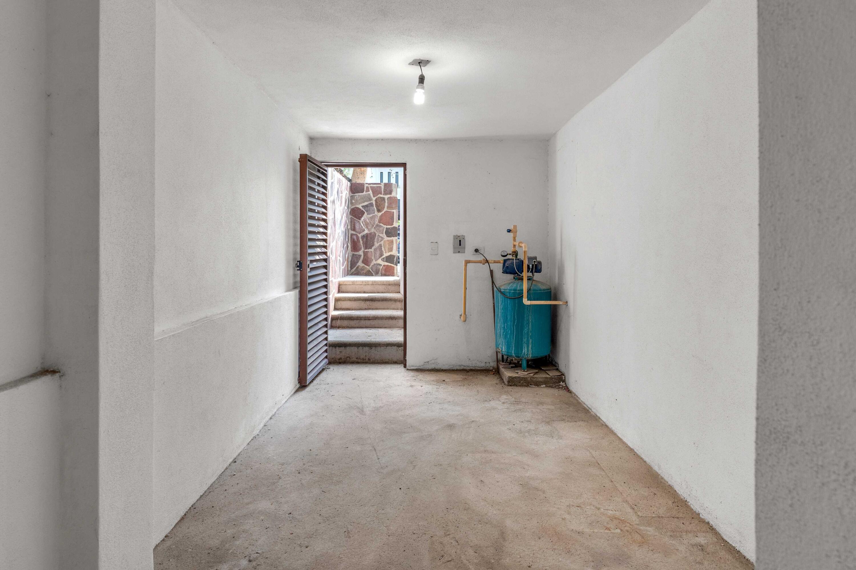 mz 11 lt 2 calle isla natividad, casa cumbre del tezal 11-22