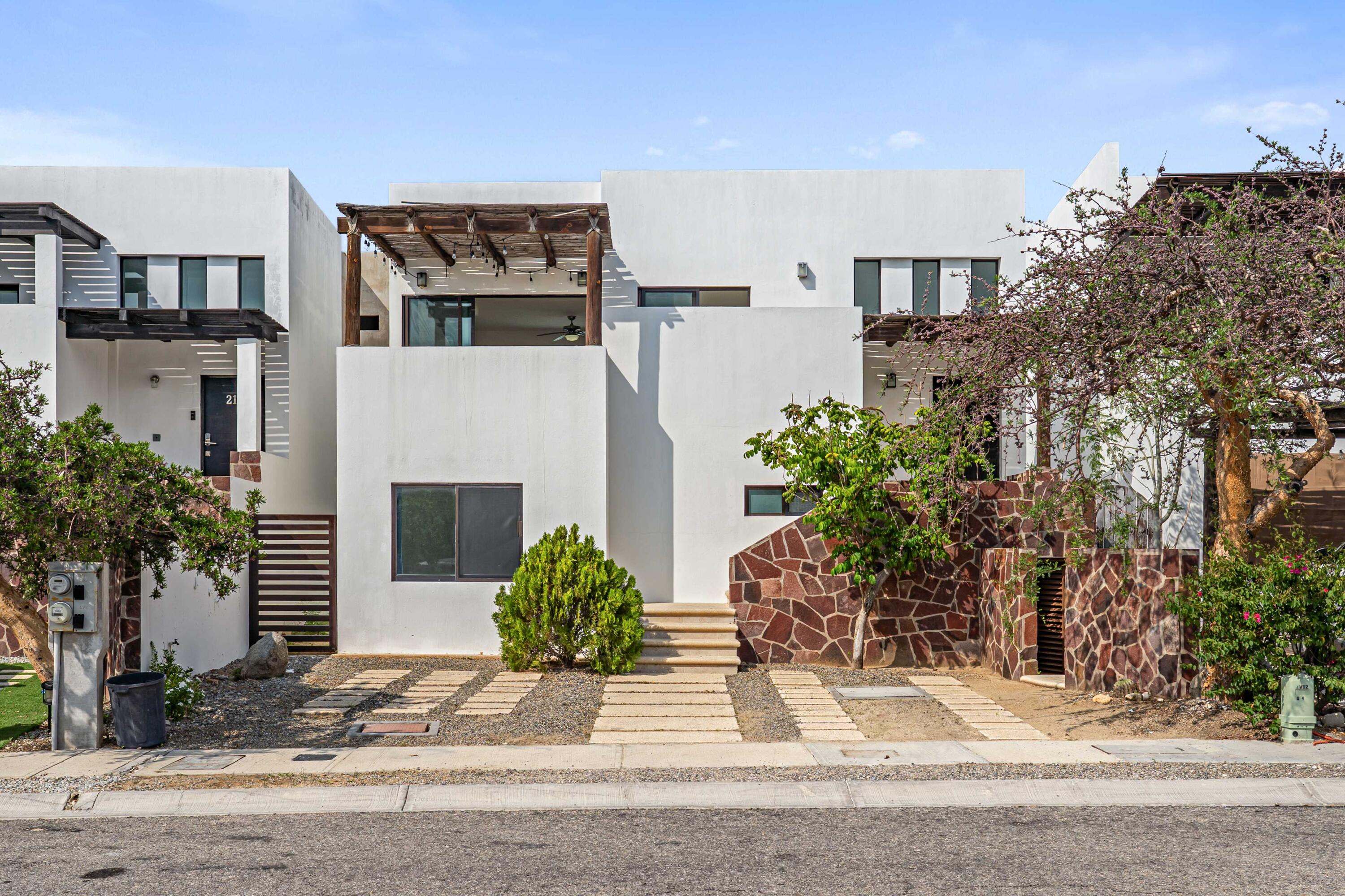 mz 11 lt 2 calle isla natividad, casa cumbre del tezal 11-22