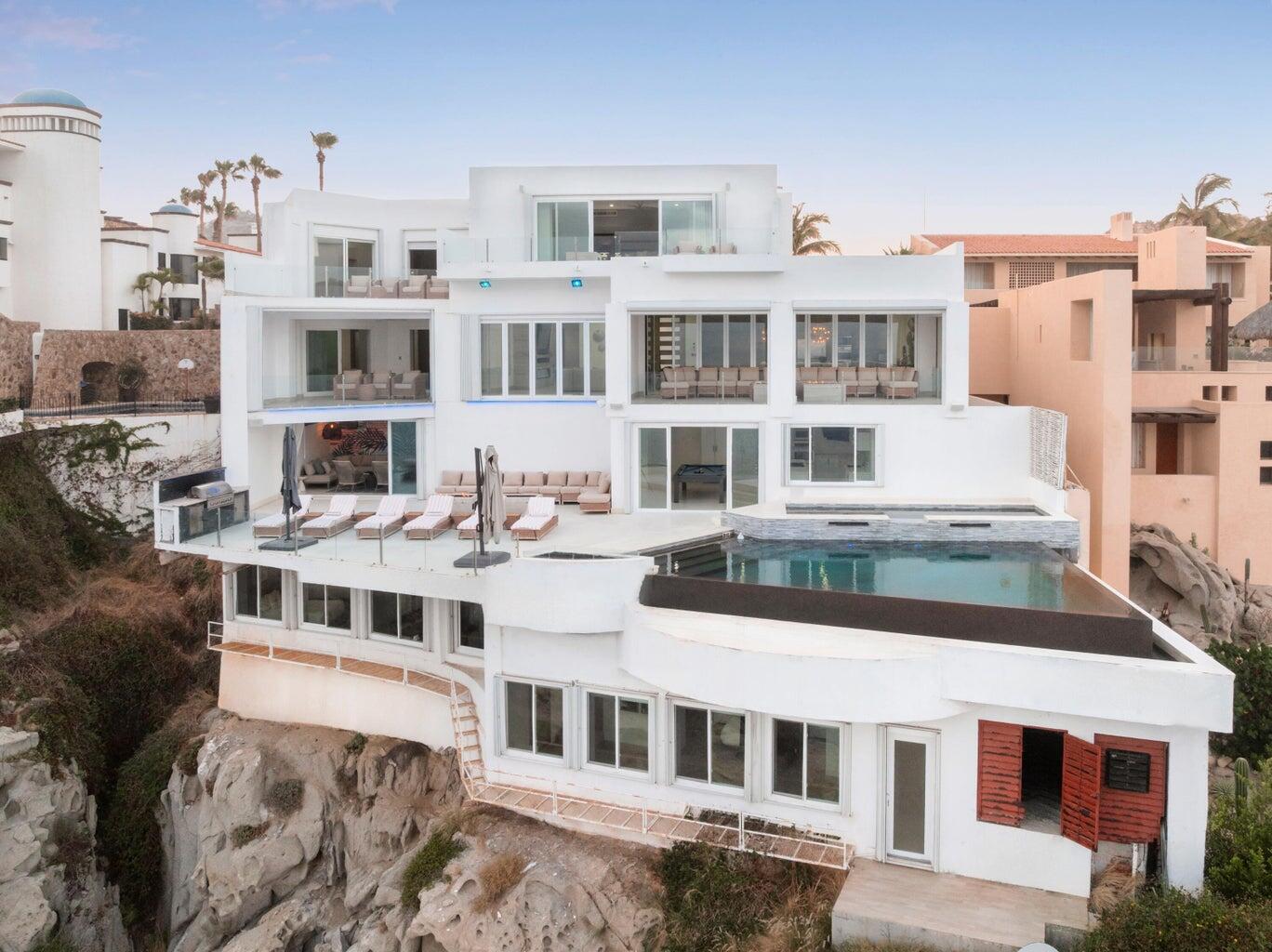 Manzana 26 Callejon de Los Nin, Villa Lands End