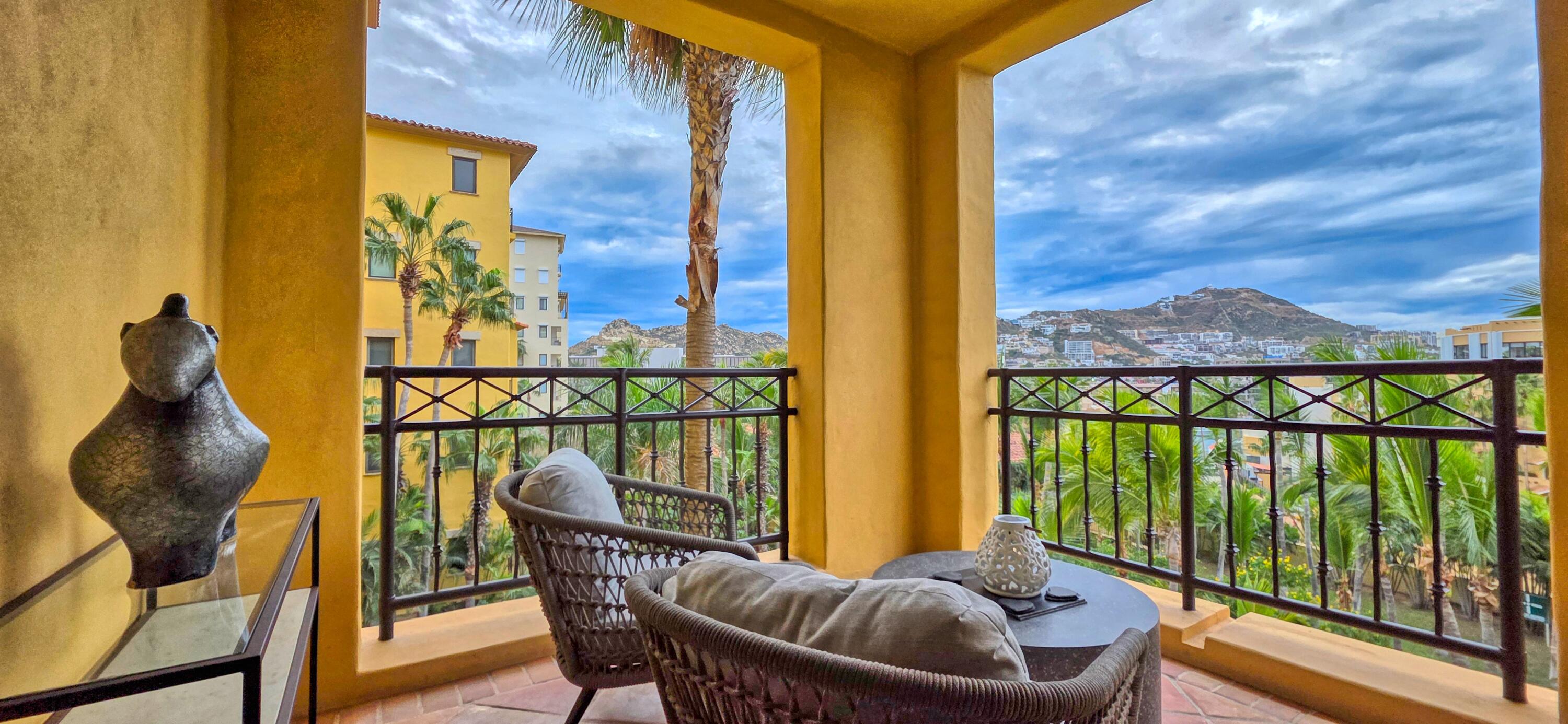 Hacienda Beach Club Residence