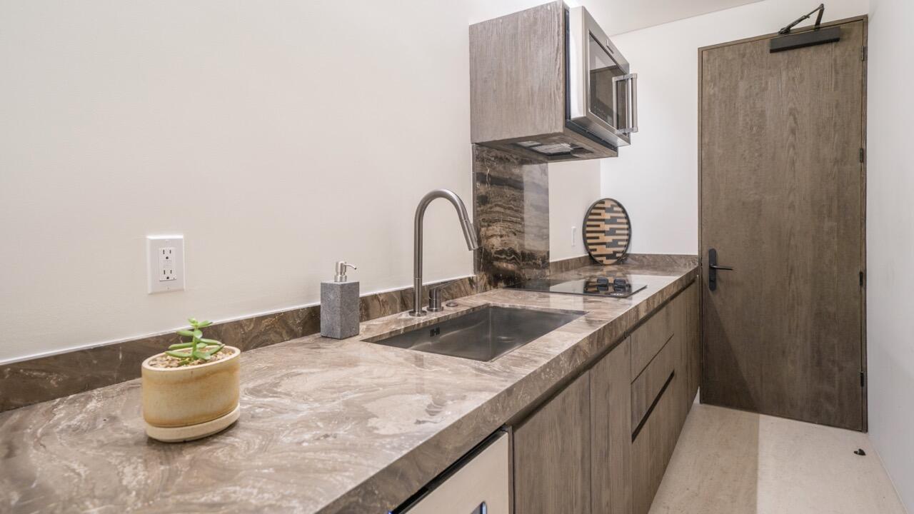 1Homes - Hacienda Beach Club