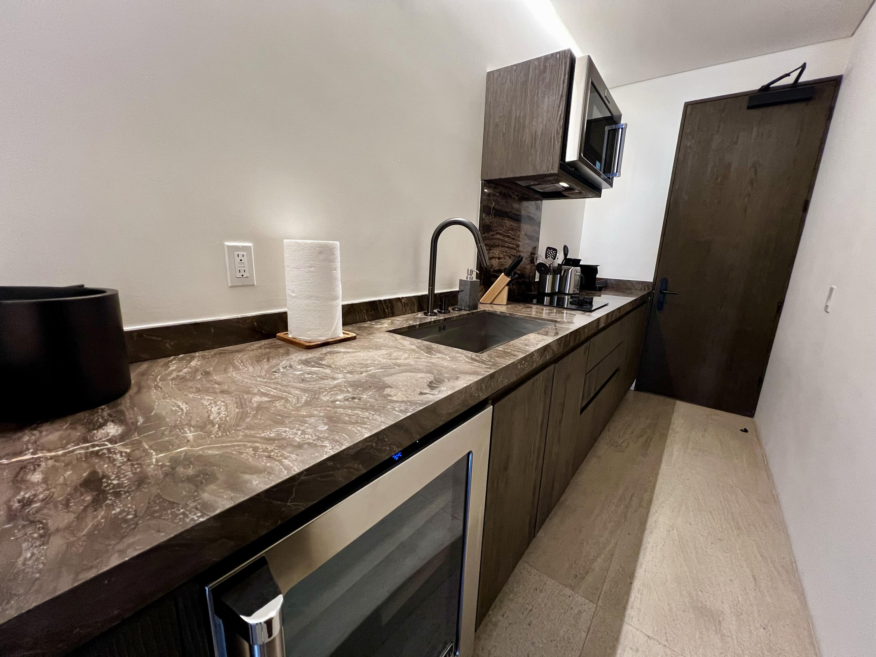 1Homes - Hacienda Beach Club