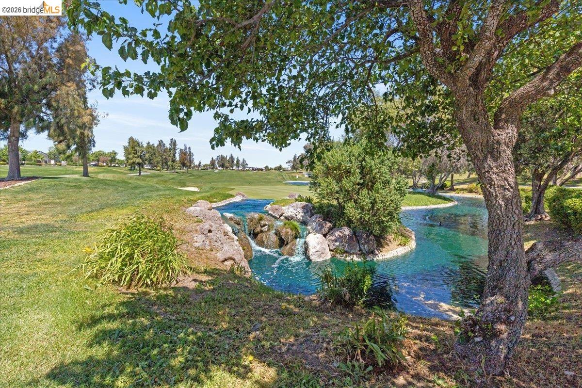 282 Cedar Ridge Dr