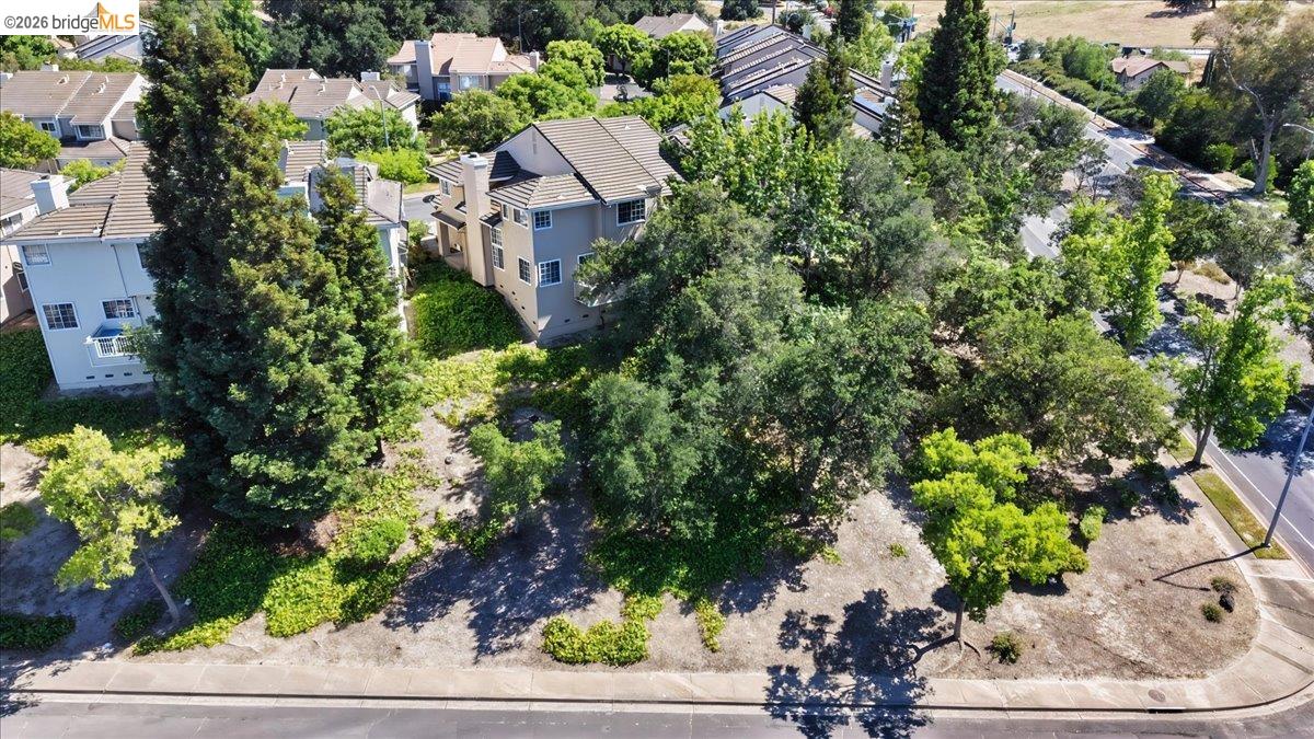 1025 Pinehurst Court