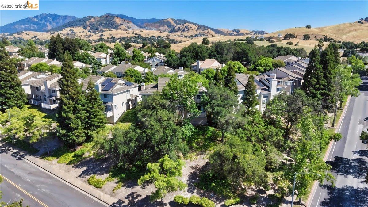 1025 Pinehurst Court