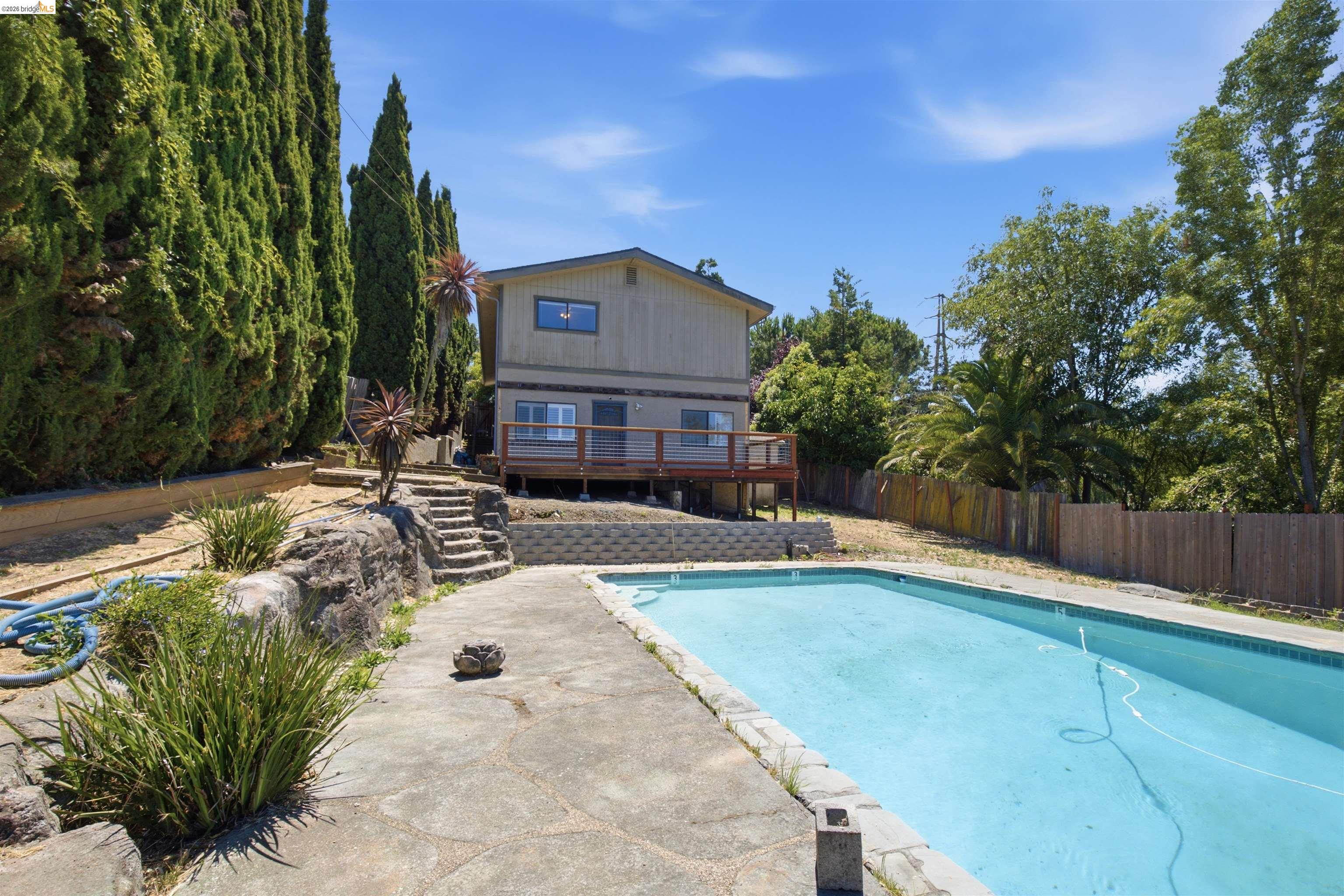 1118 Bush Avenue