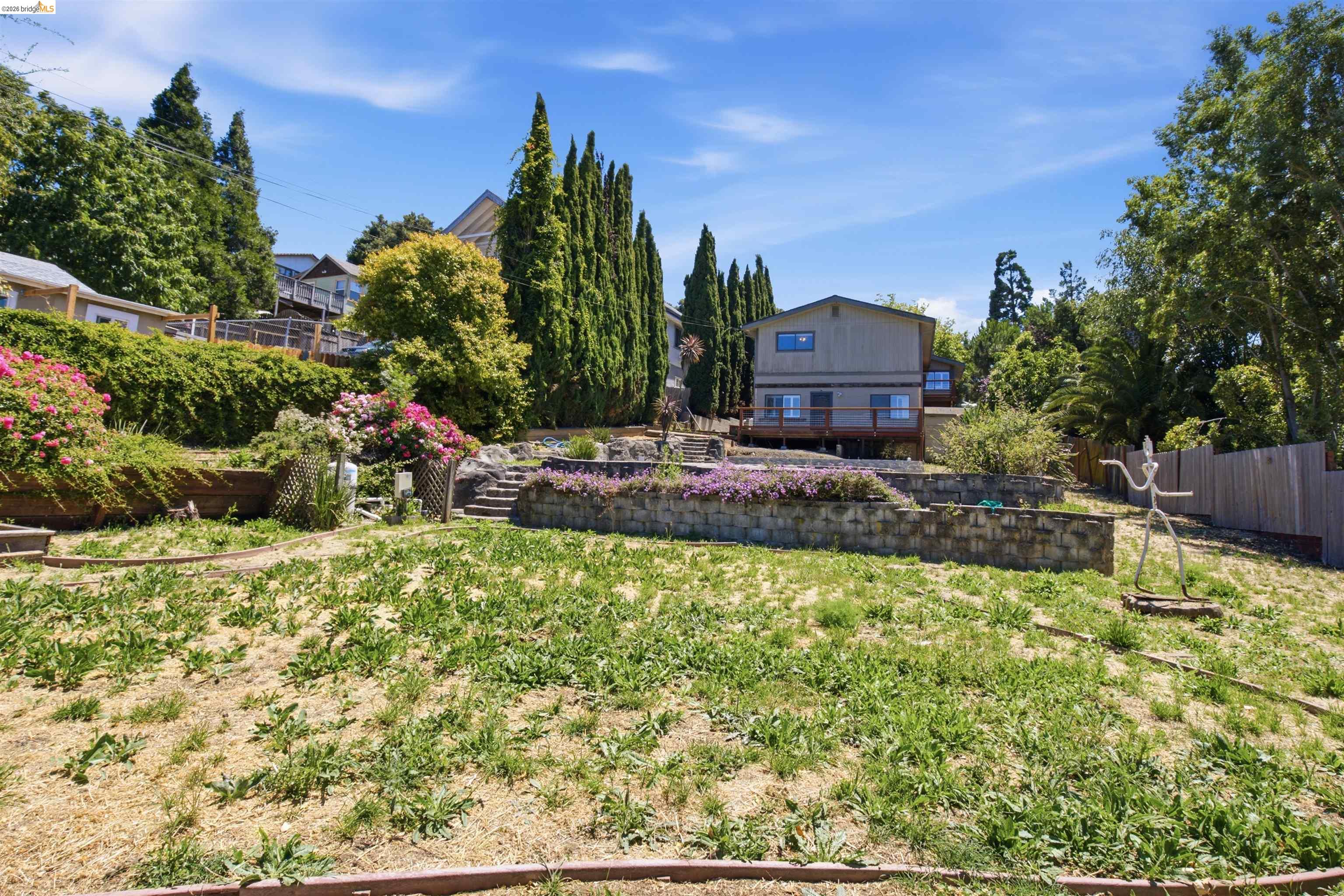 1118 Bush Avenue
