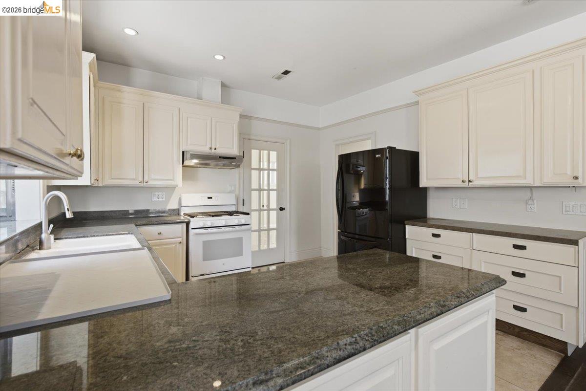 627 6th Street