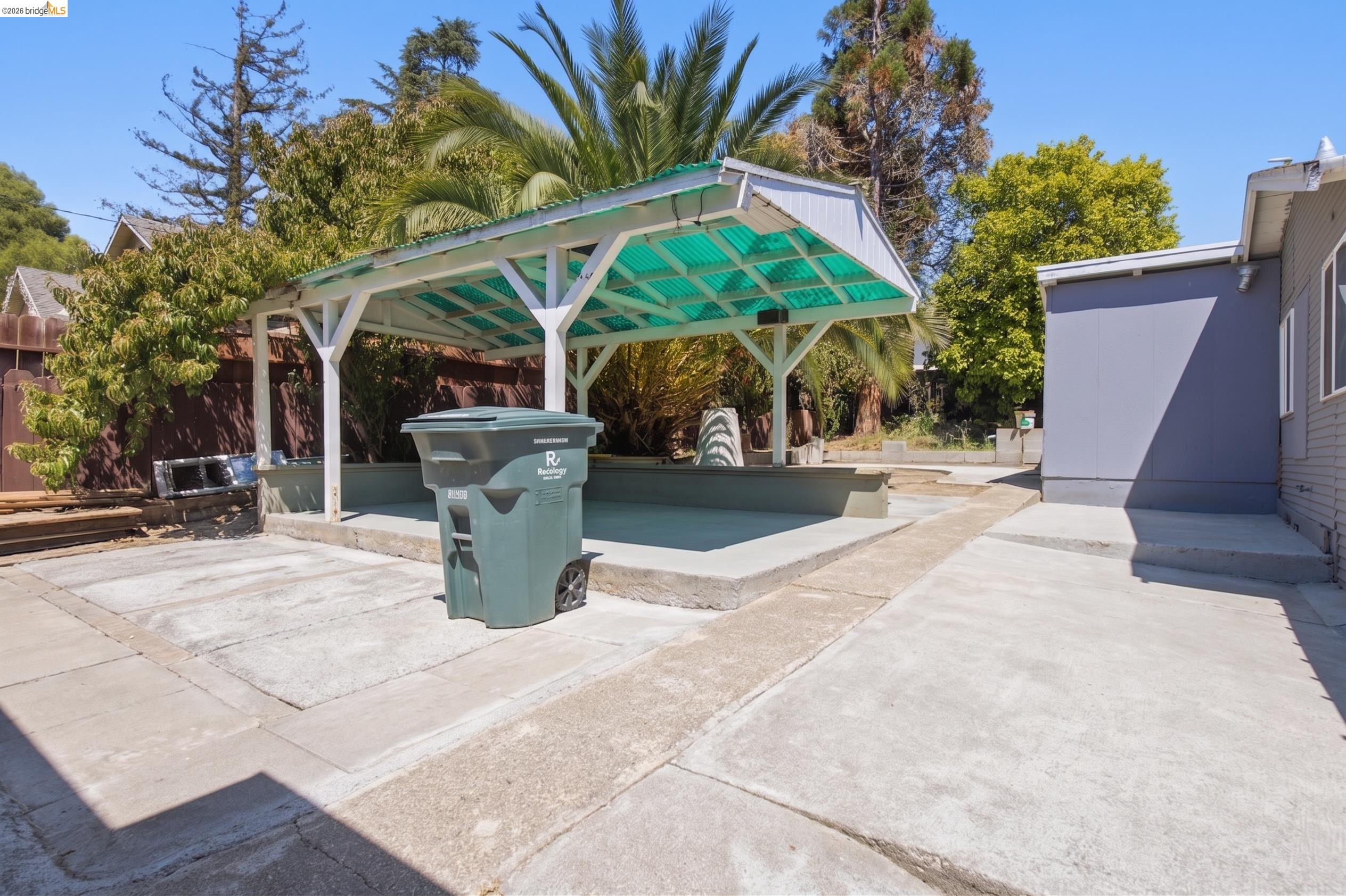 416 Maple Avenue