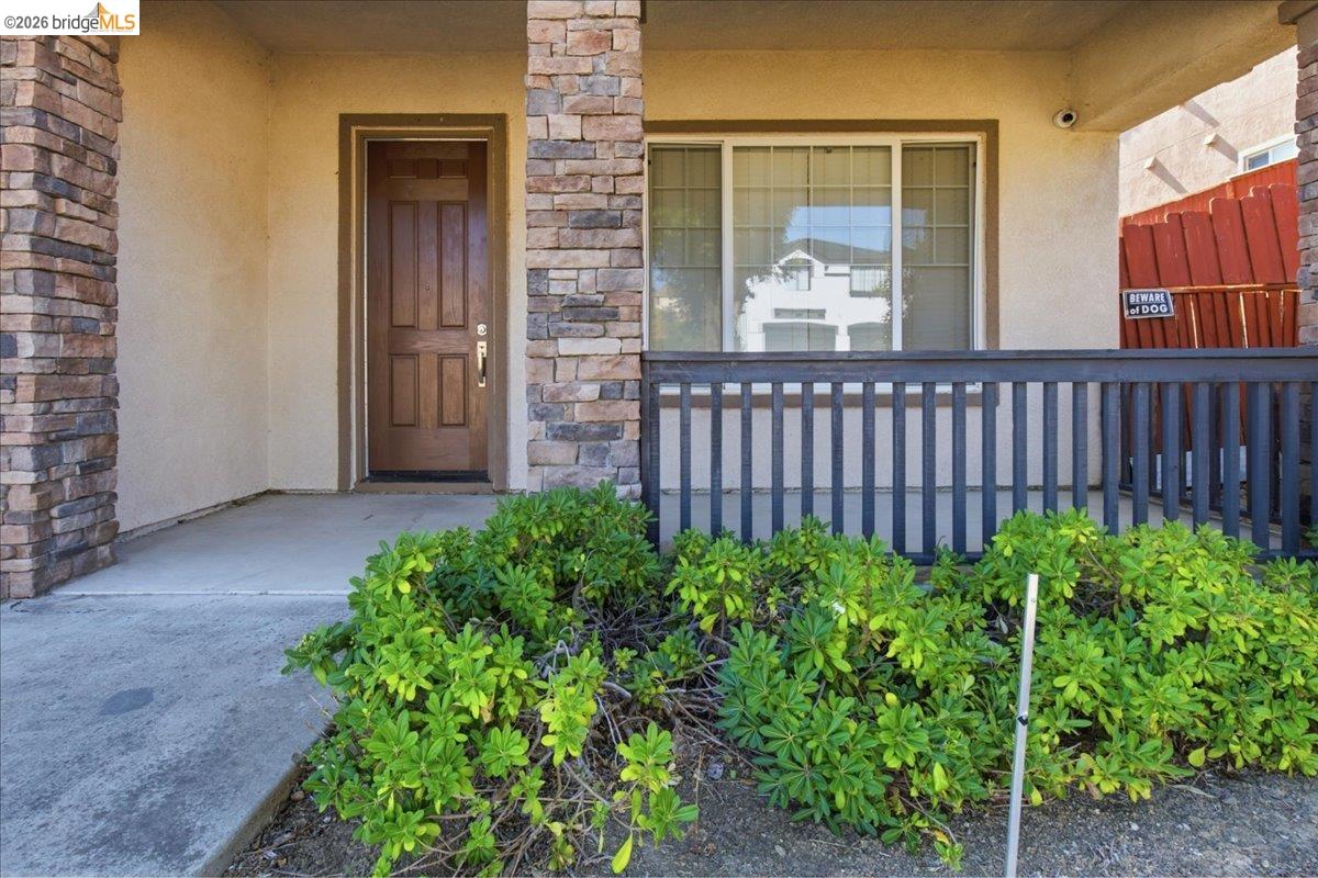 3915 Hummingbird Drive
