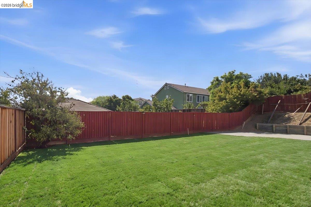 3915 Hummingbird Drive