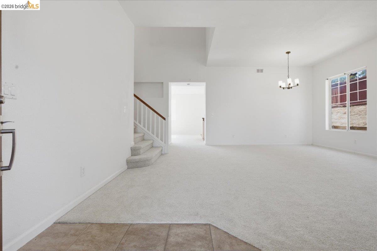 3915 Hummingbird Drive