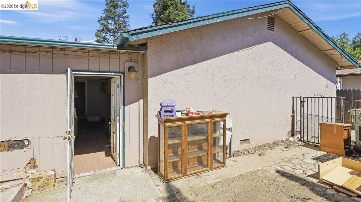 1118 Dainty Avenue