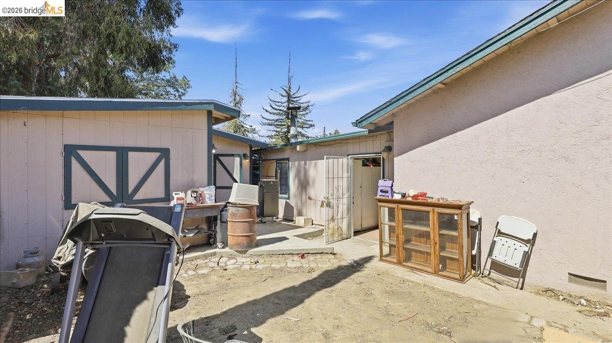 1118 Dainty Avenue