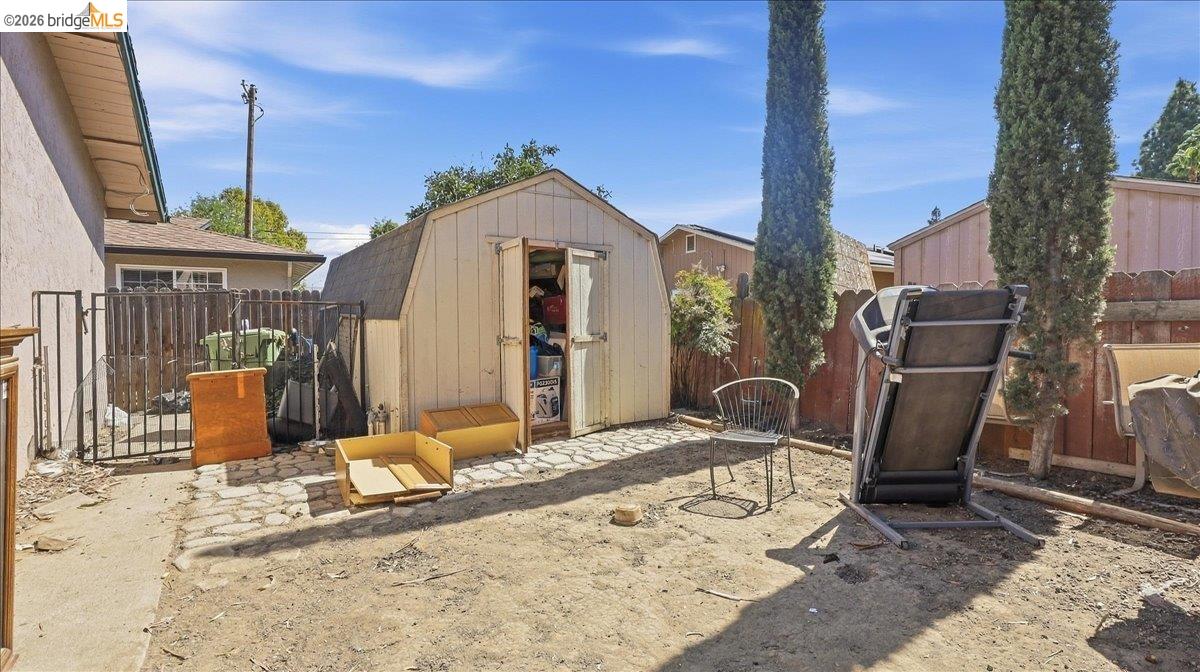 1118 Dainty Avenue
