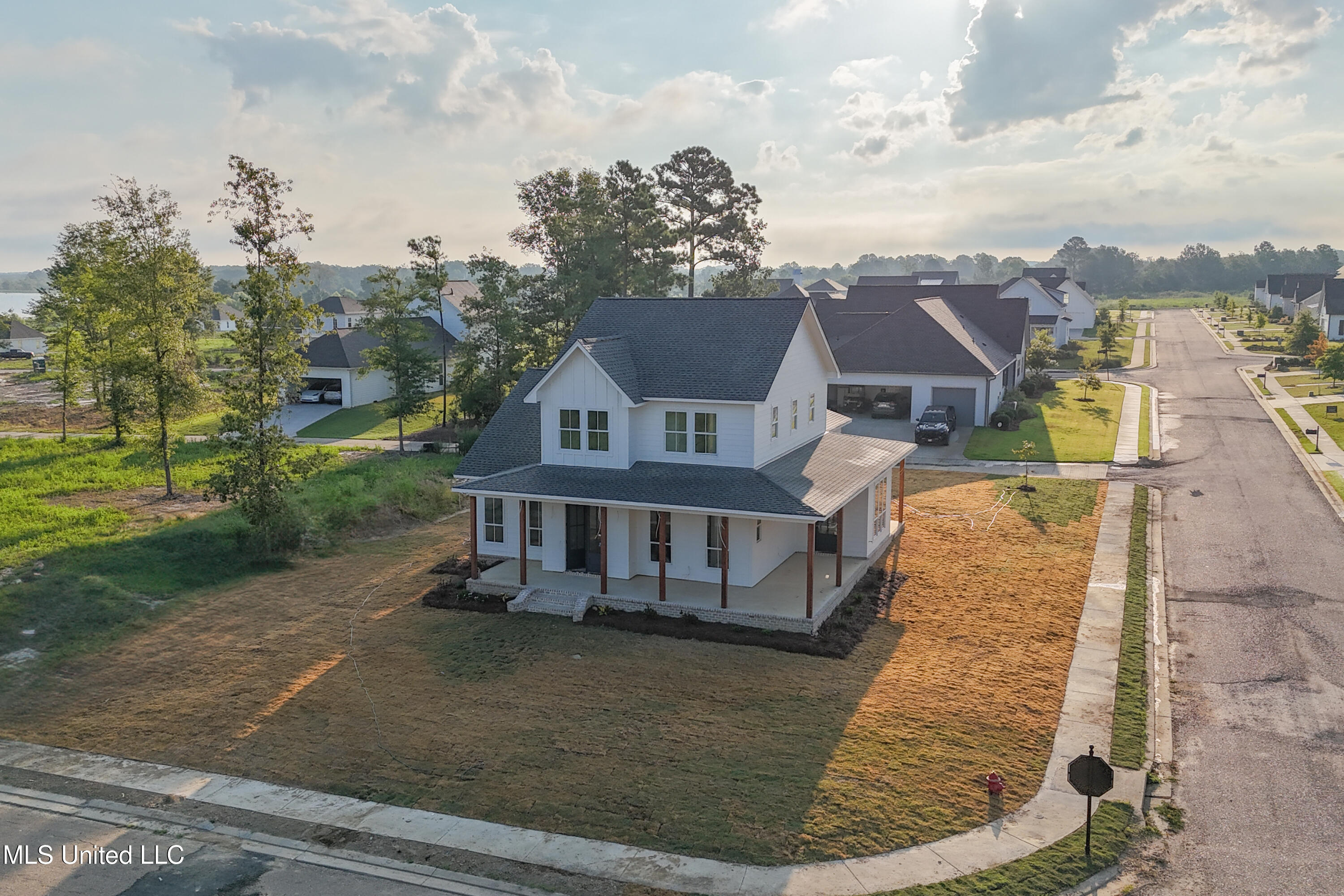 800 Arbor Point