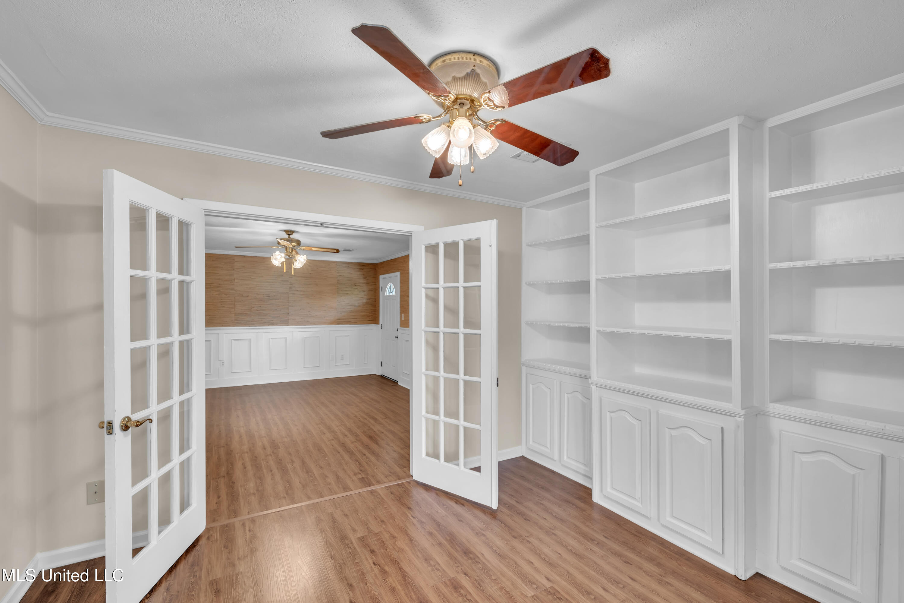 112 Channel Lane