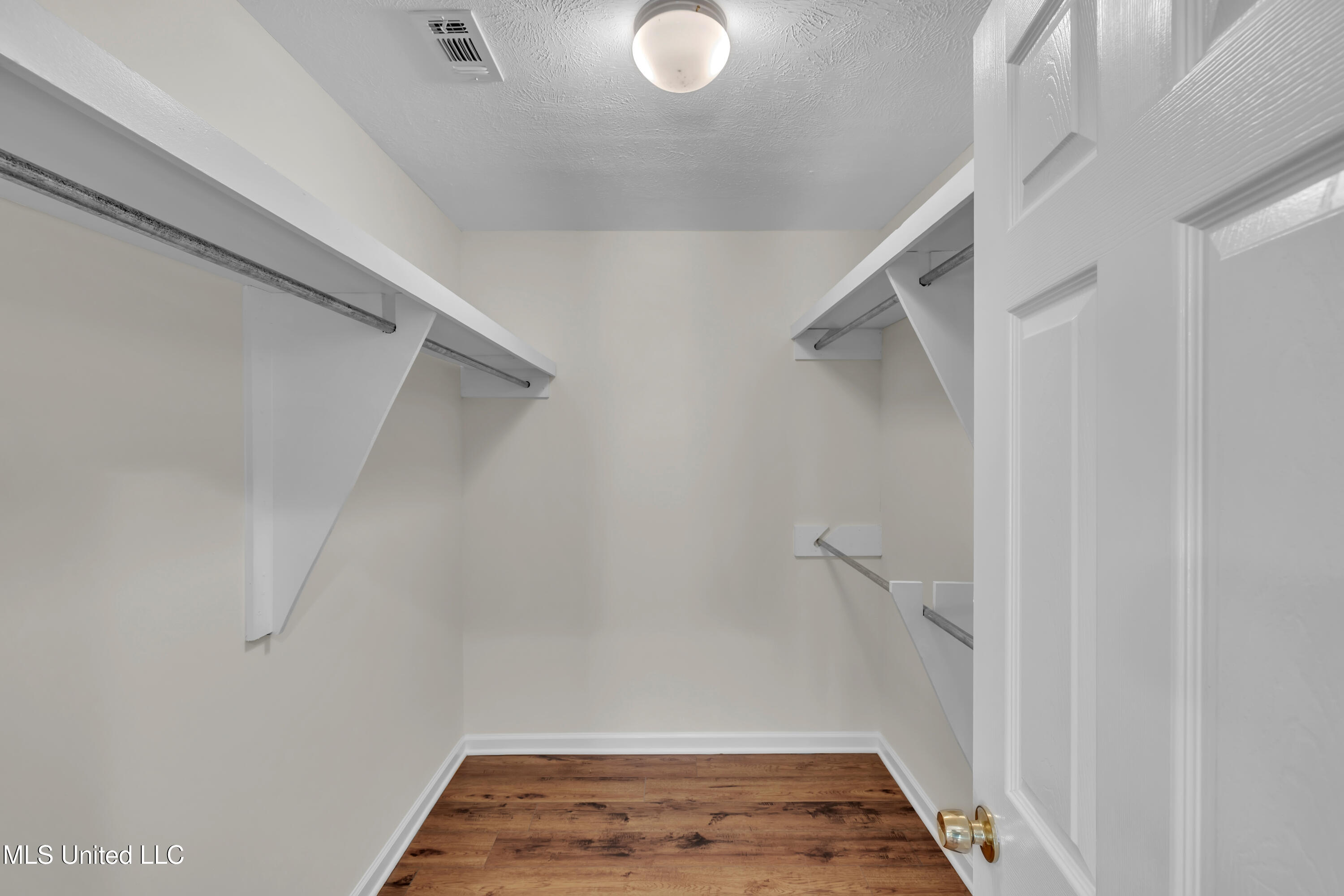 112 Channel Lane