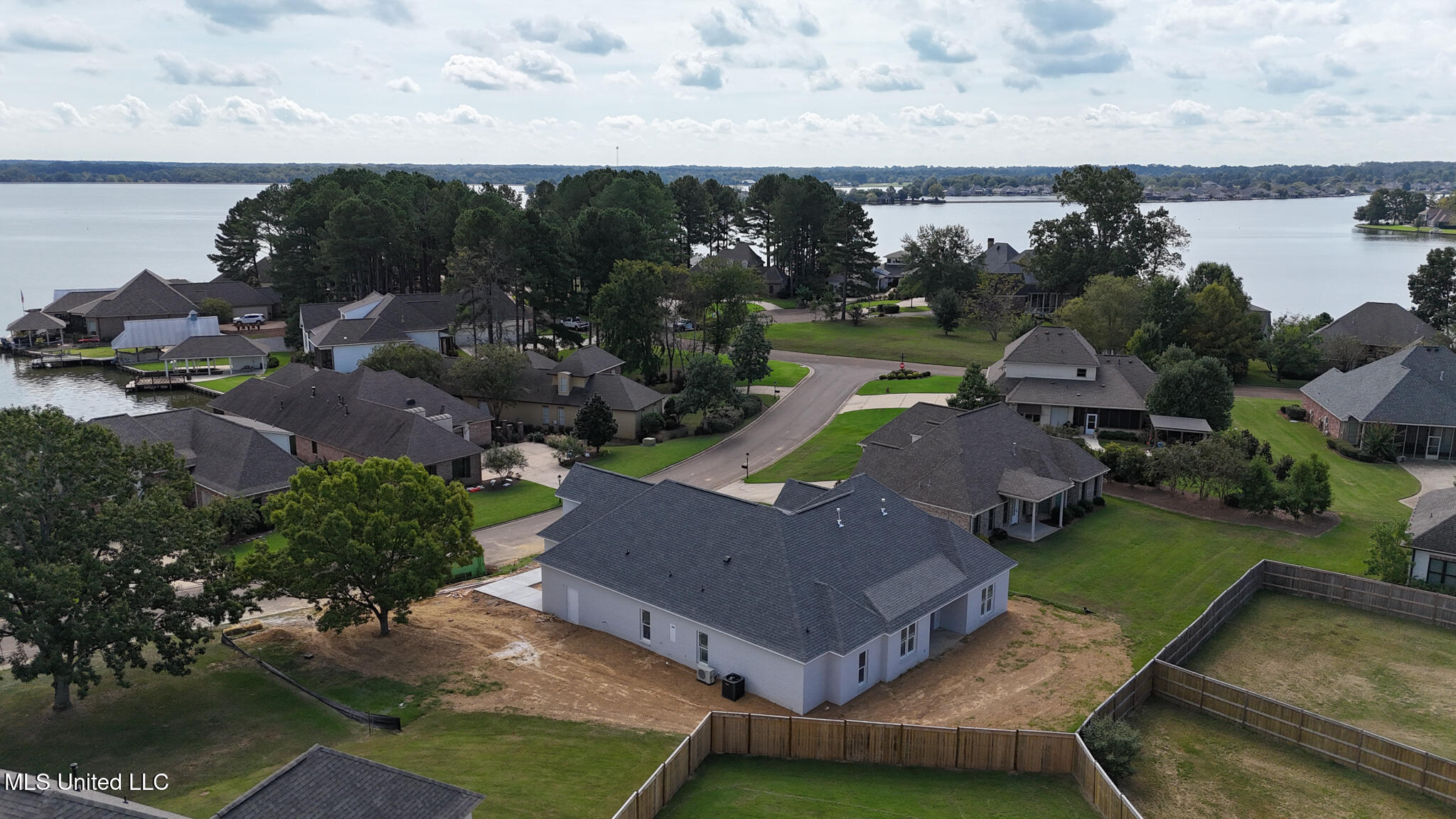 201 Northshore Way