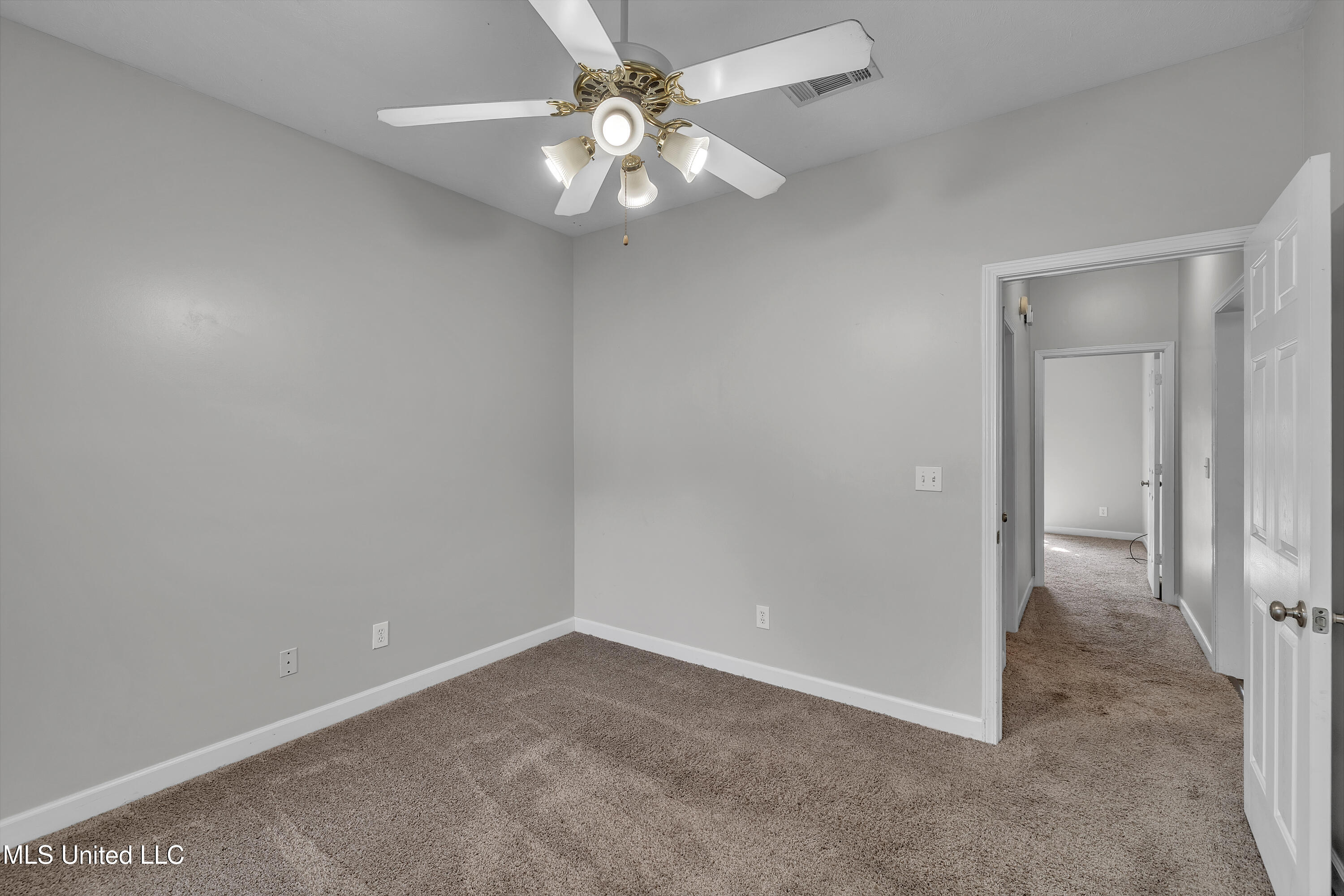 405 Overland Cove, Brandon