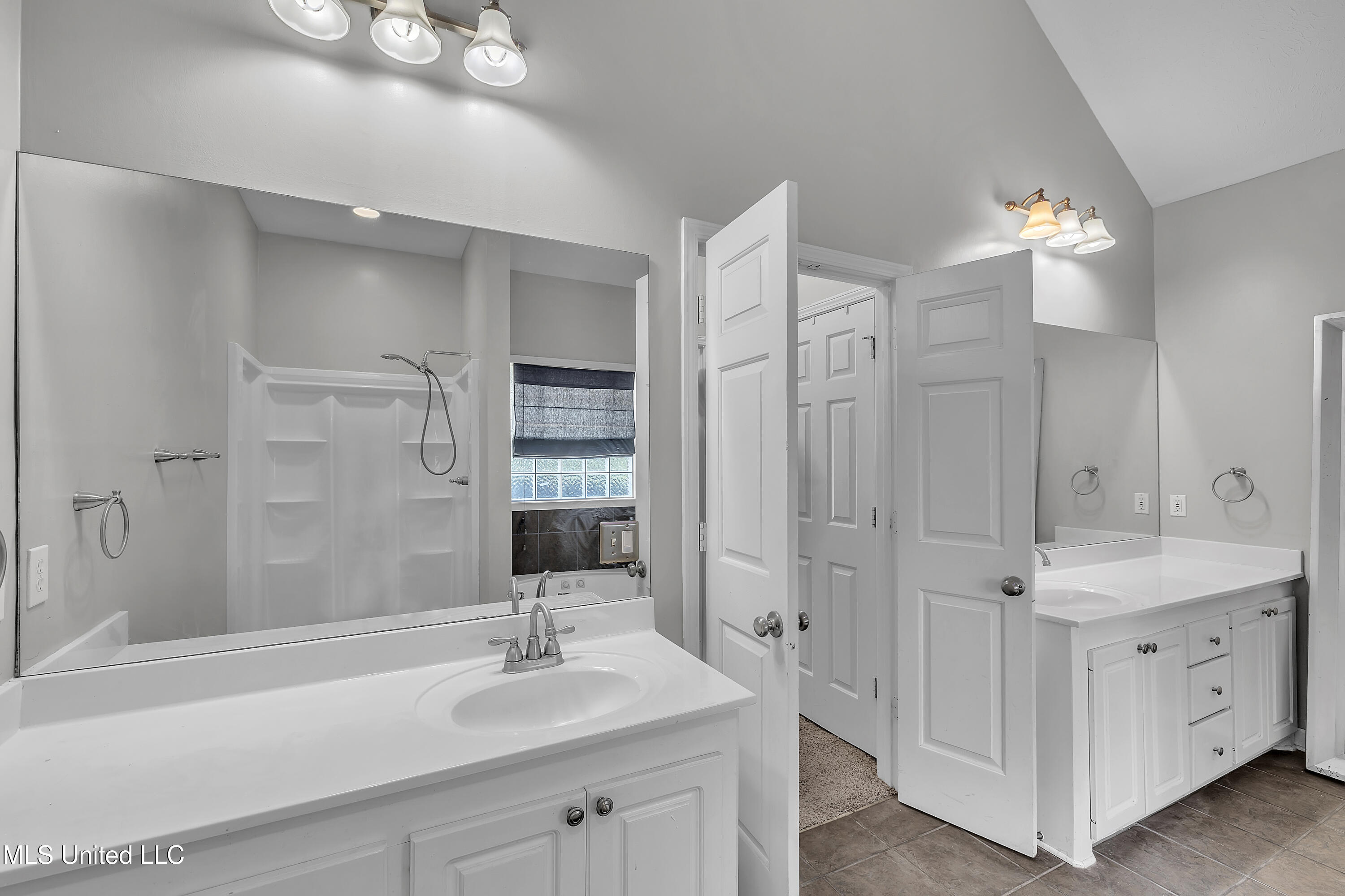 405 Overland Cove, Brandon