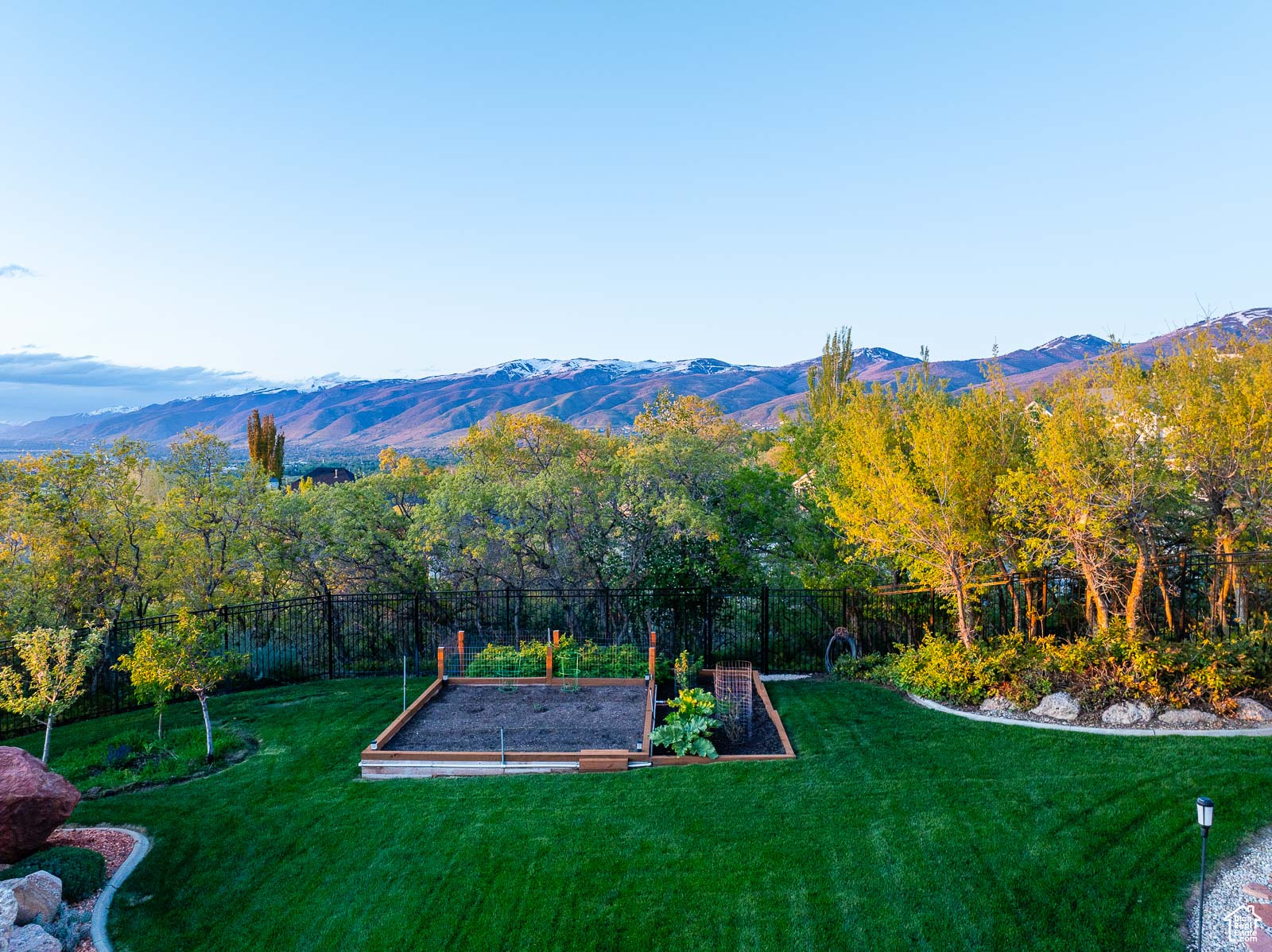39 SCENIC HILLS CIR