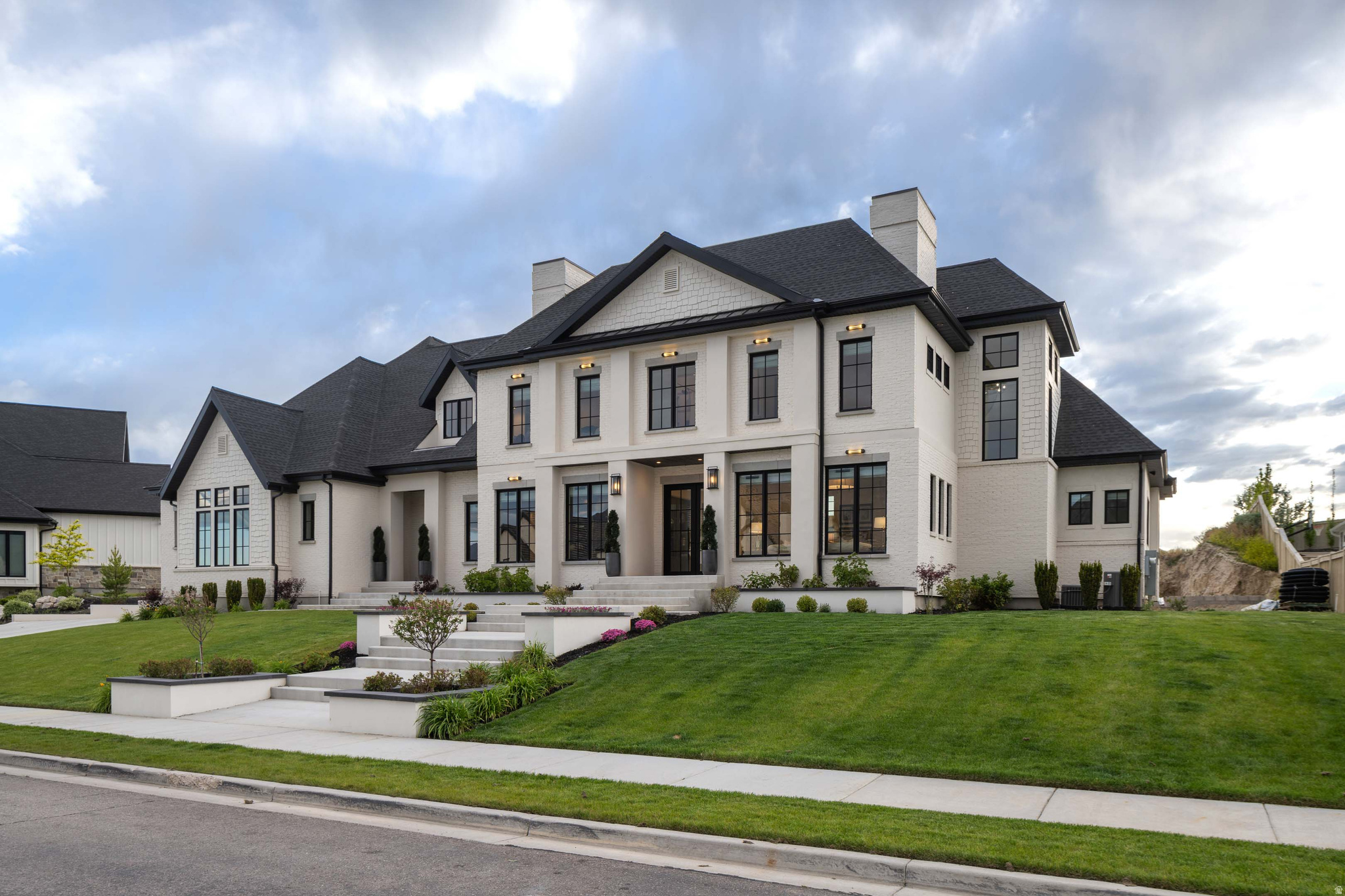 11669 N HIGHLAND DR