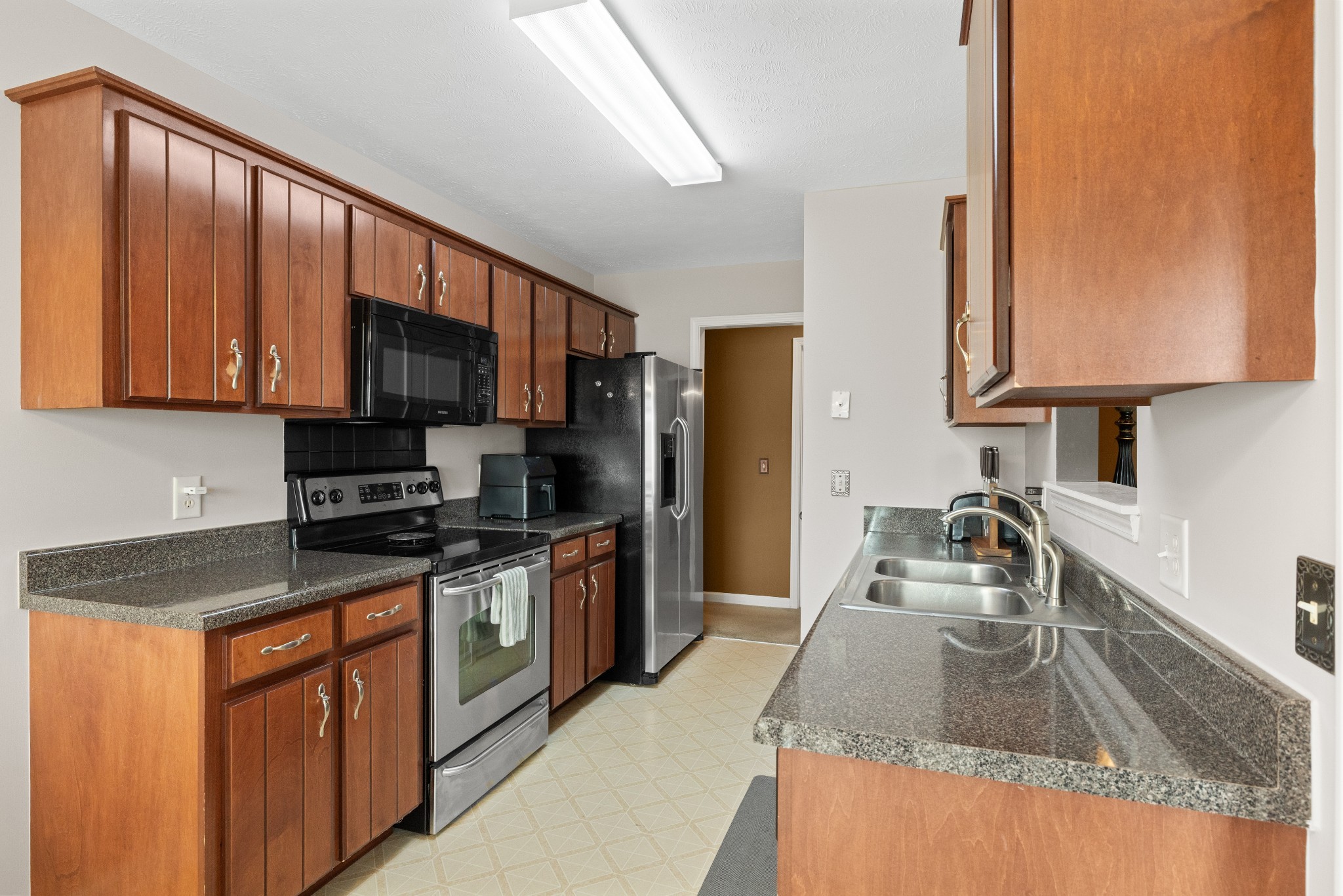 603 Rock Glen Trce
