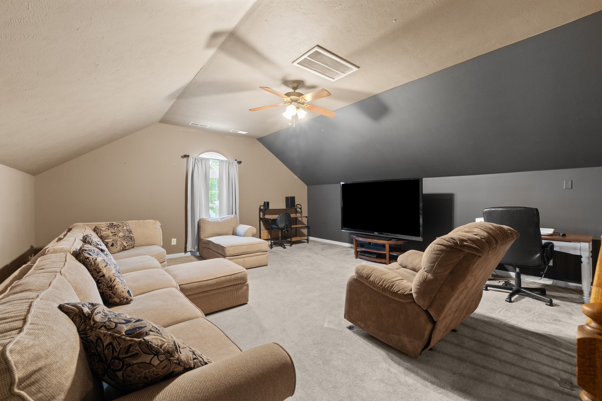 603 Rock Glen Trce