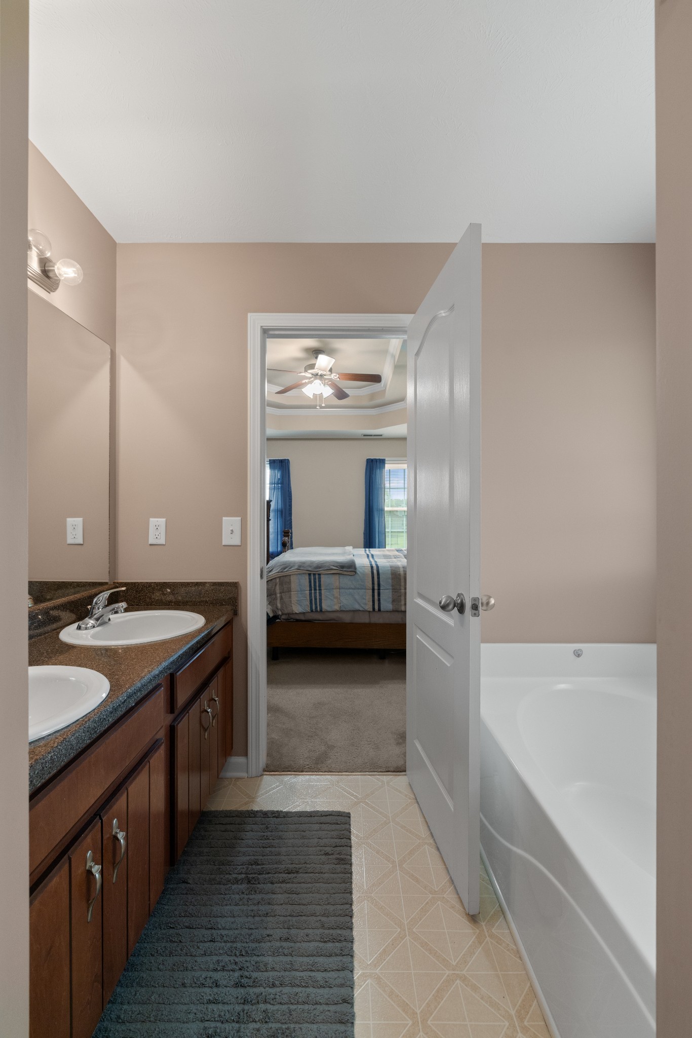 603 Rock Glen Trce