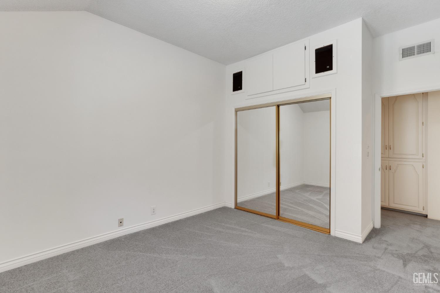 2323 Easthills Drive Unit: 39