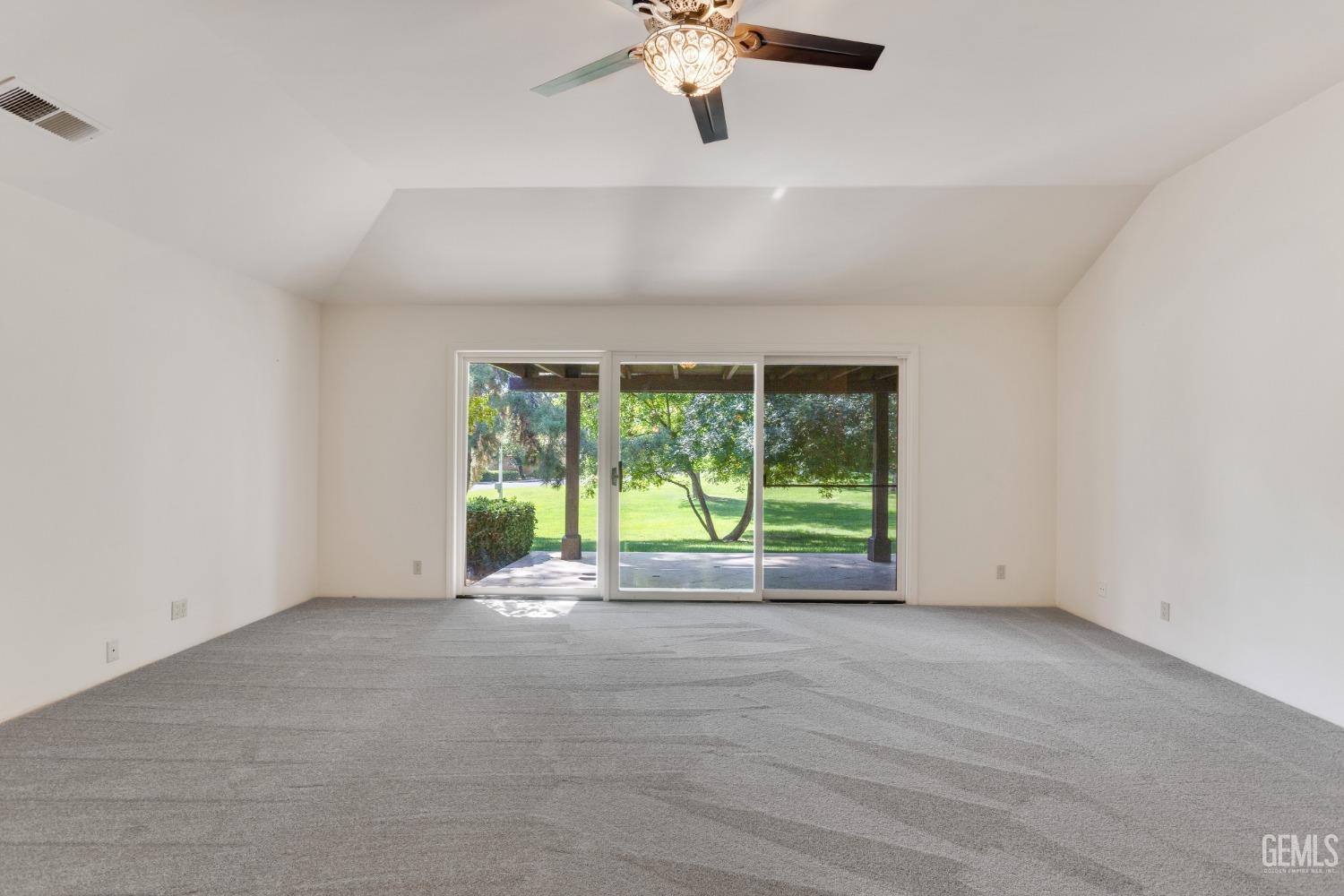 2323 Easthills Drive Unit: 39