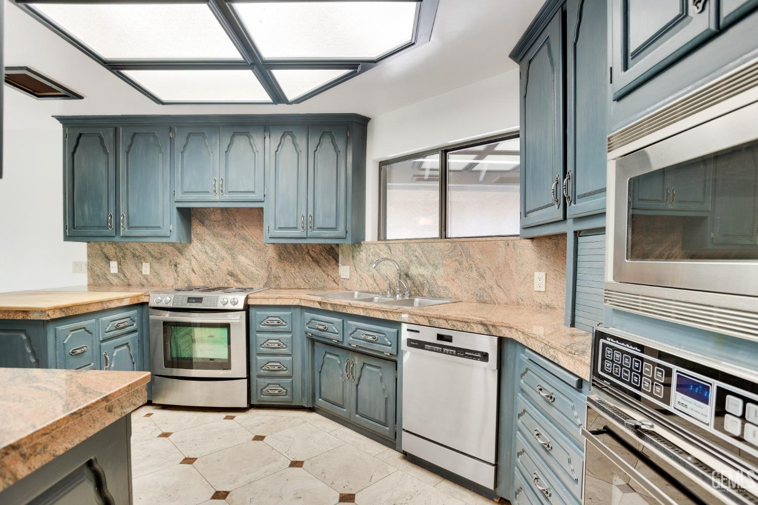 2323 Easthills Drive Unit: 39