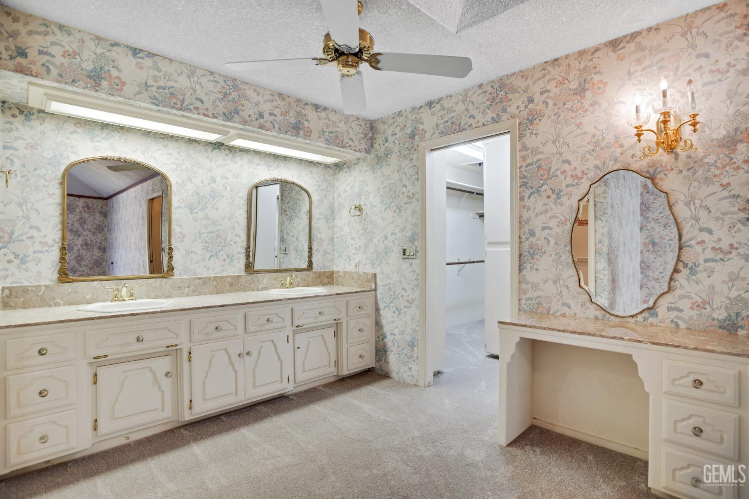 2323 Easthills Drive Unit: 39