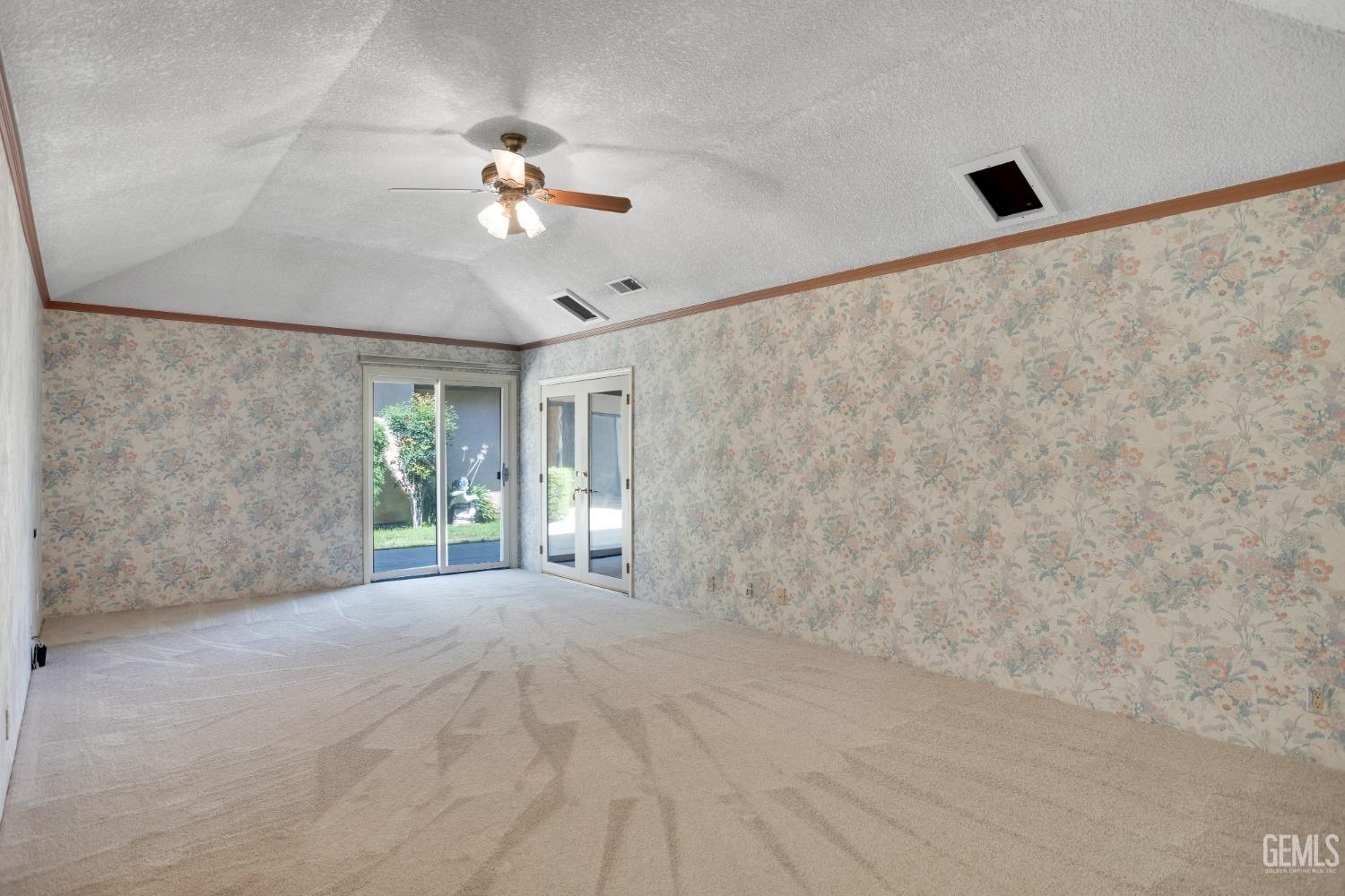 2323 Easthills Drive Unit: 39